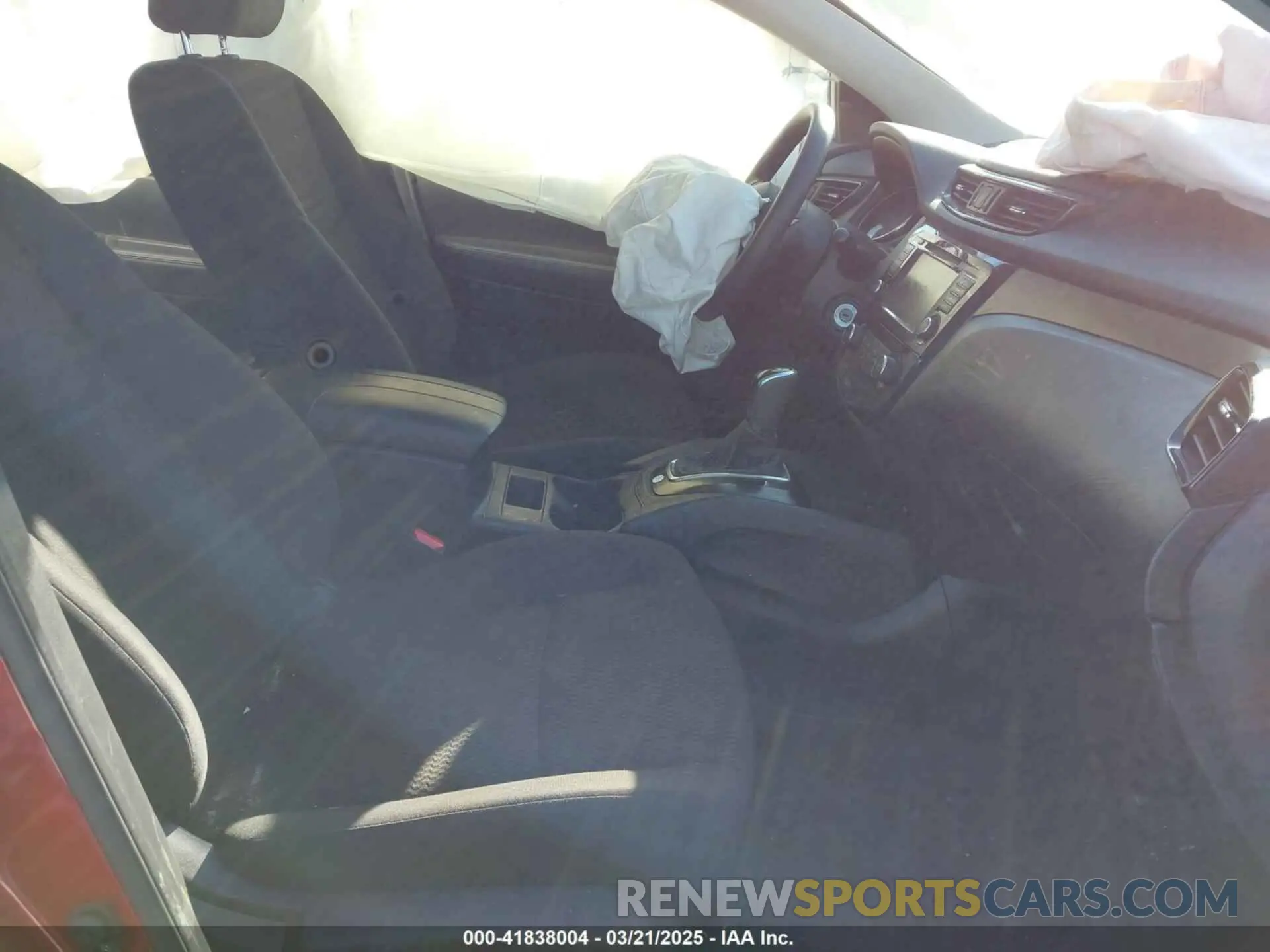 5 Photograph of a damaged car JN1BJ1CRXKW321746 NISSAN ROGUE SPORT 2019