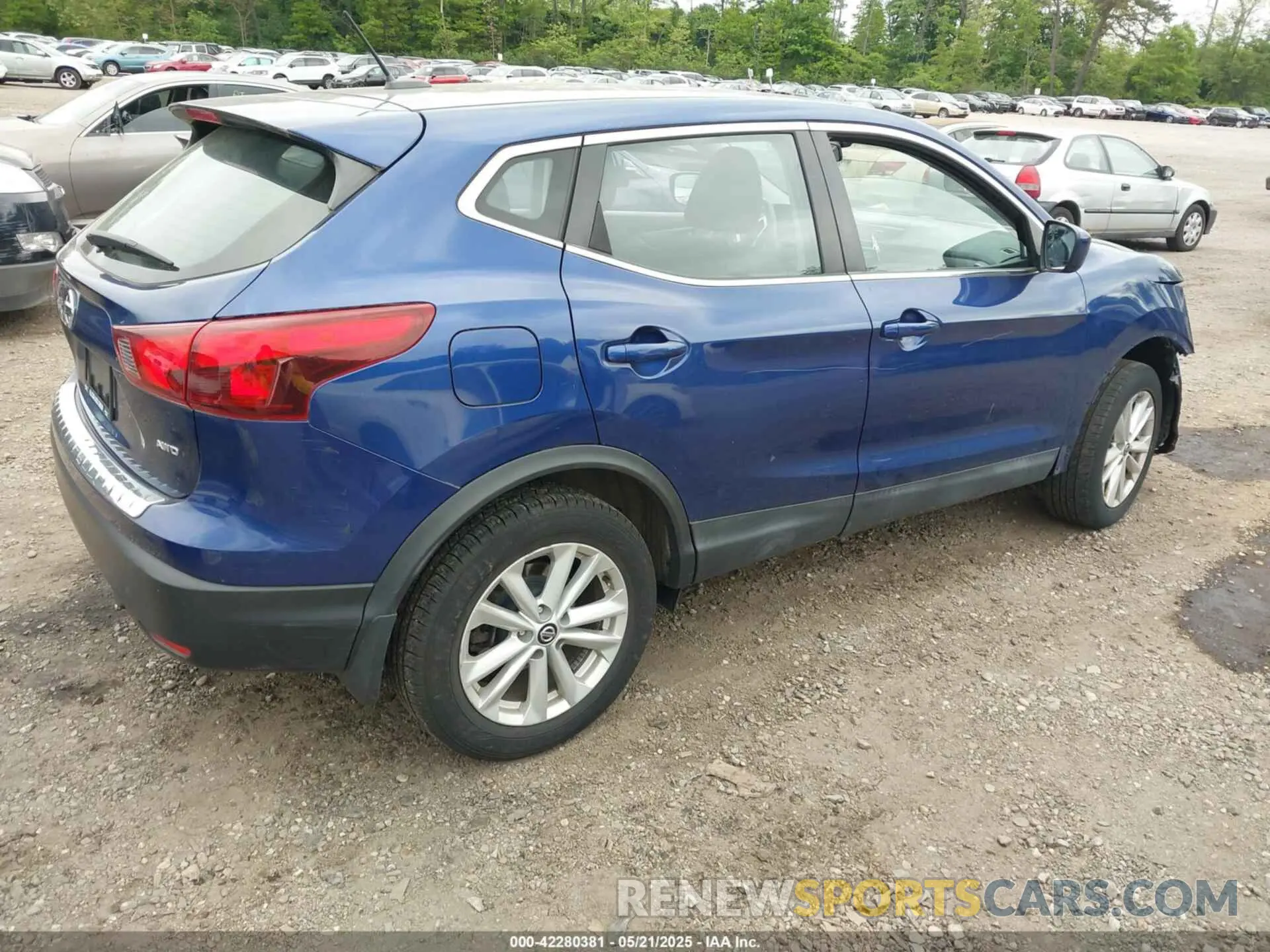 4 Photograph of a damaged car JN1BJ1CRXKW333511 NISSAN ROGUE SPORT 2019