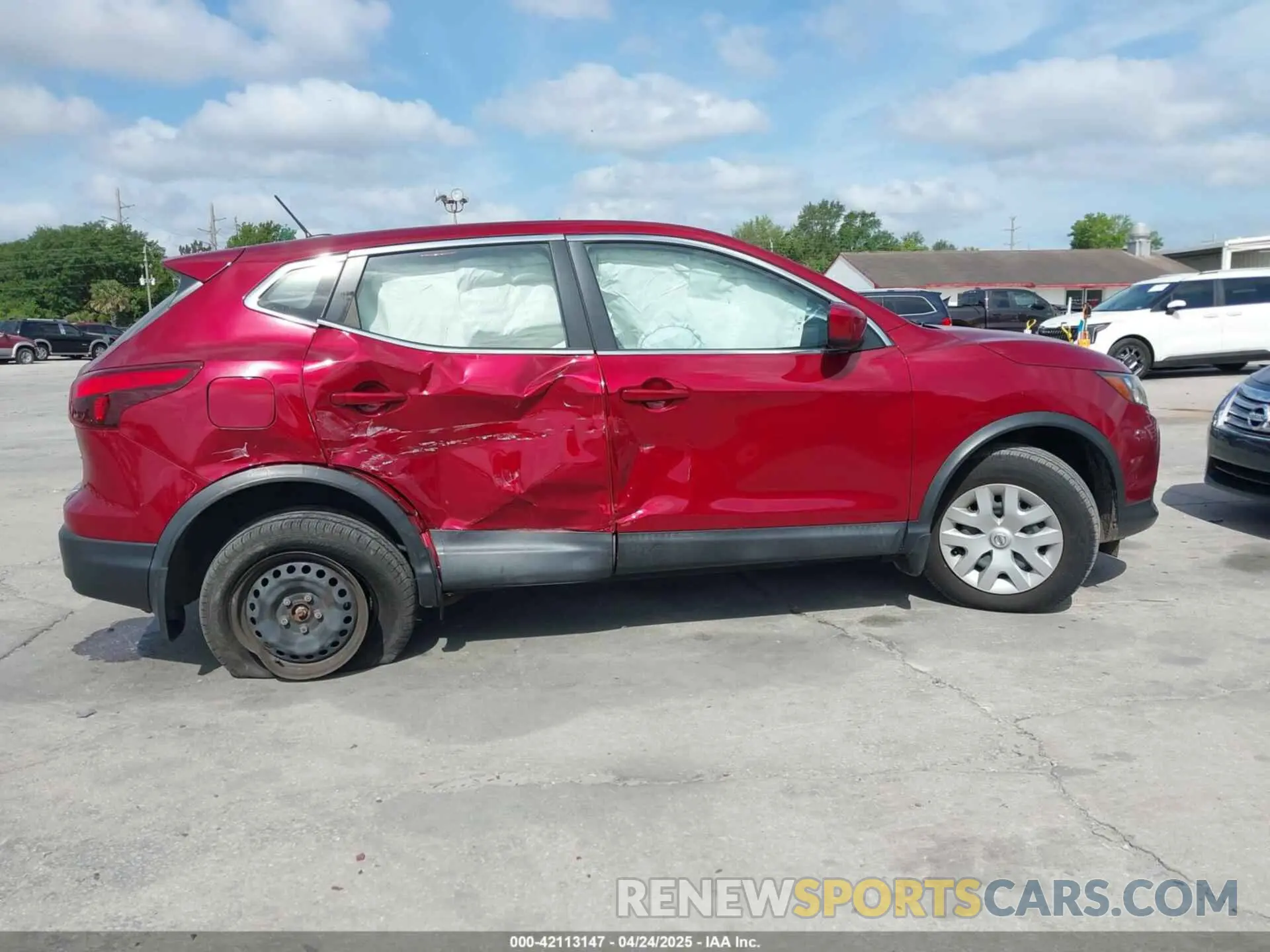 13 Photograph of a damaged car JN1BJ1CRXKW350843 NISSAN ROGUE SPORT 2019