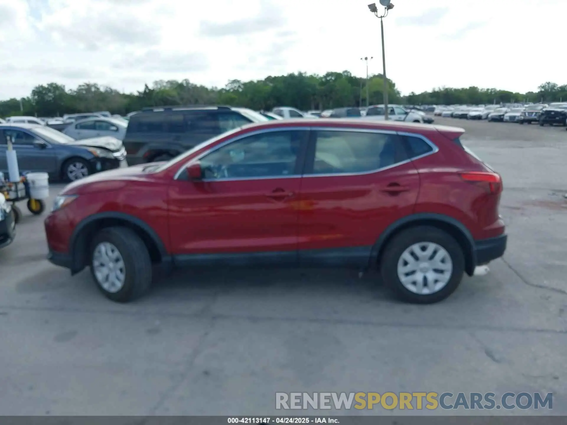 14 Photograph of a damaged car JN1BJ1CRXKW350843 NISSAN ROGUE SPORT 2019