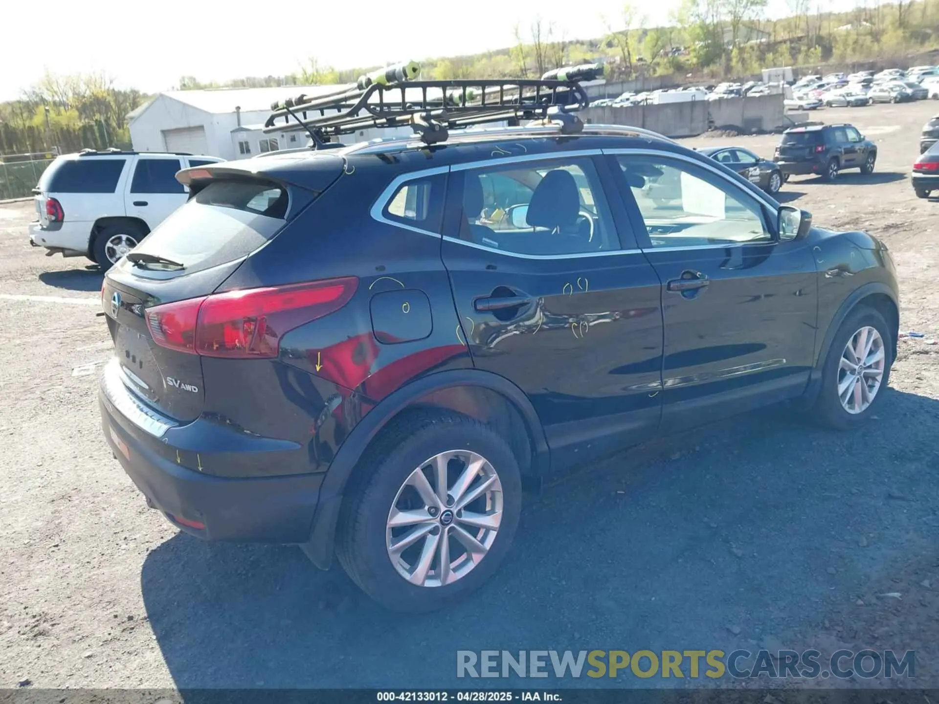 4 Photograph of a damaged car JN1BJ1CRXKW622324 NISSAN ROGUE SPORT 2019