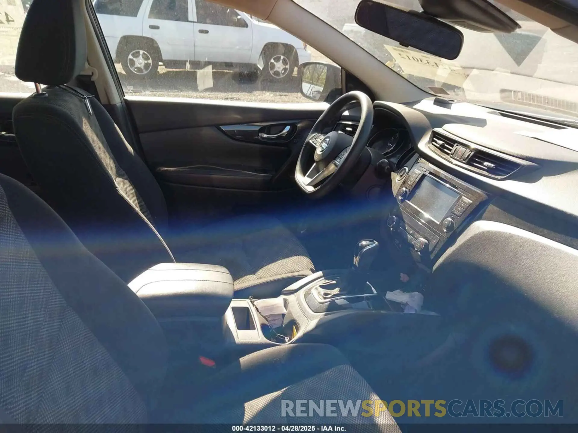 5 Photograph of a damaged car JN1BJ1CRXKW622324 NISSAN ROGUE SPORT 2019