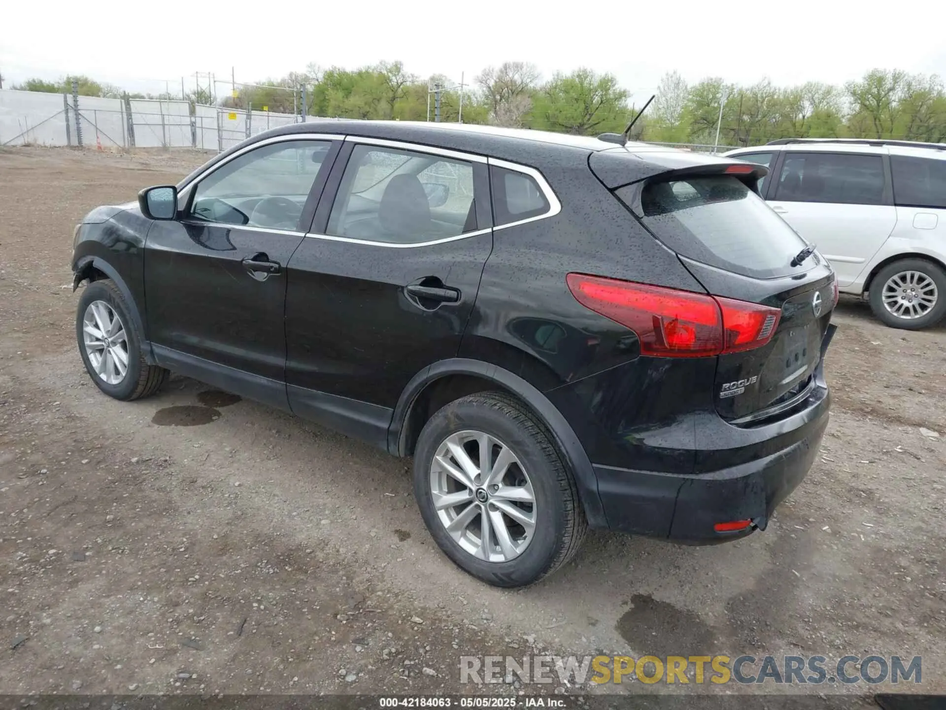 3 Photograph of a damaged car JN1BJ1CRXKW625059 NISSAN ROGUE SPORT 2019