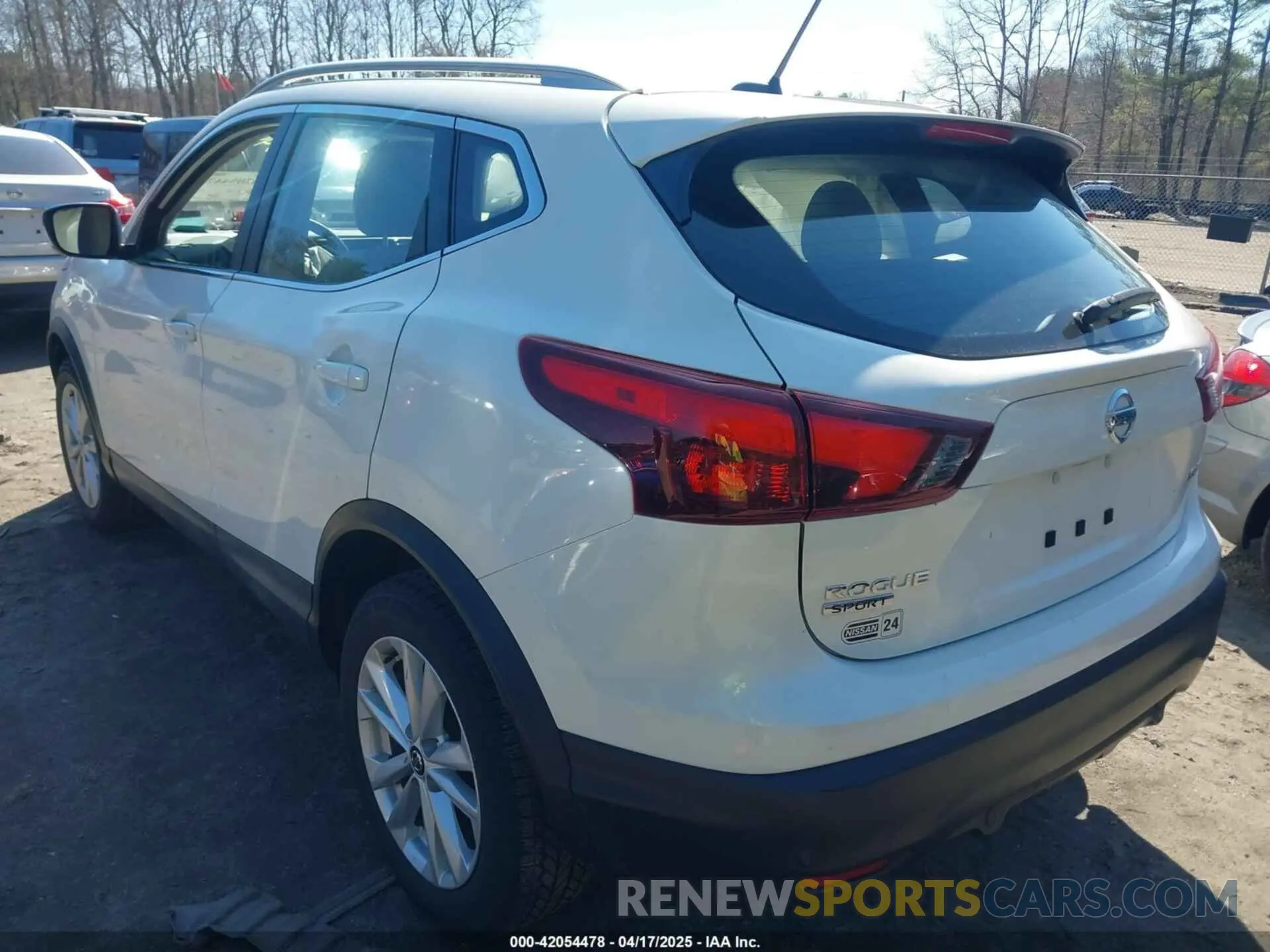3 Photograph of a damaged car JN1BJ1CRXKW626633 NISSAN ROGUE SPORT 2019