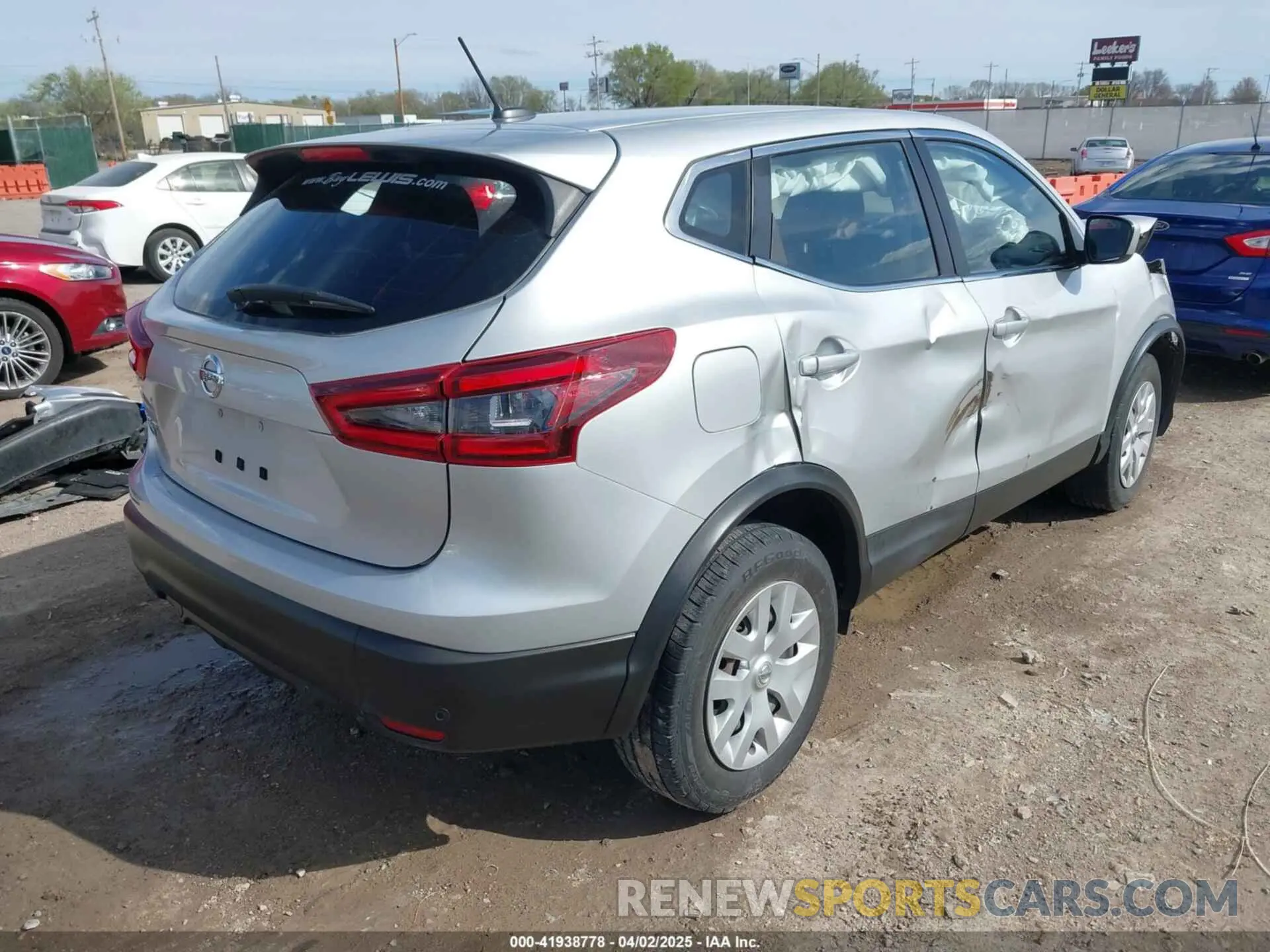 4 Photograph of a damaged car JN1BJ1CV0LW255965 NISSAN ROGUE SPORT 2020