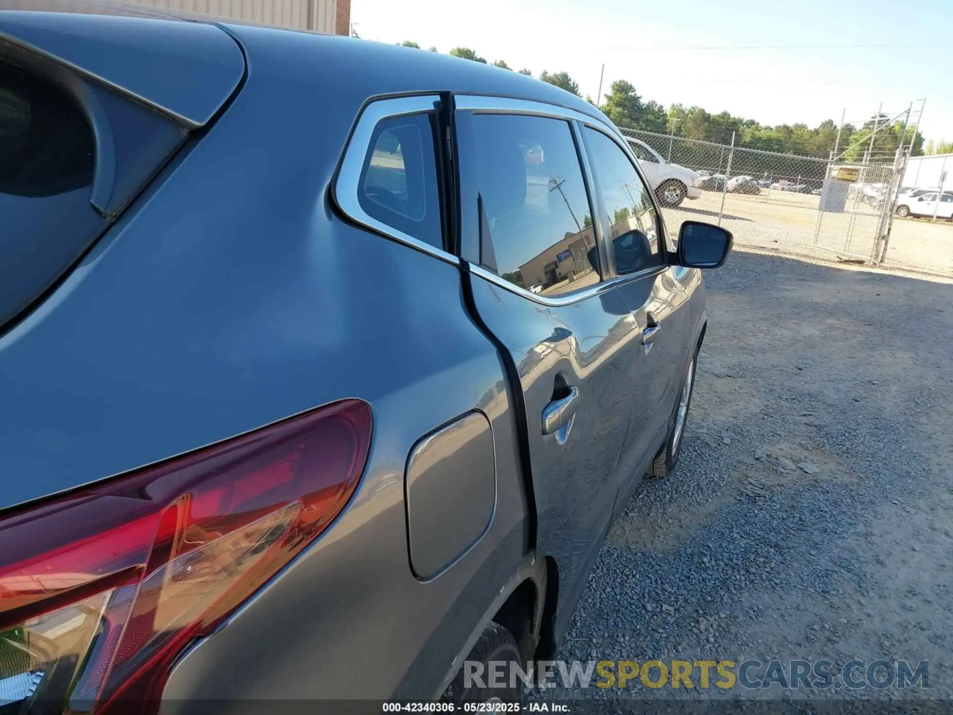 18 Photograph of a damaged car JN1BJ1CV0LW273561 NISSAN ROGUE SPORT 2020