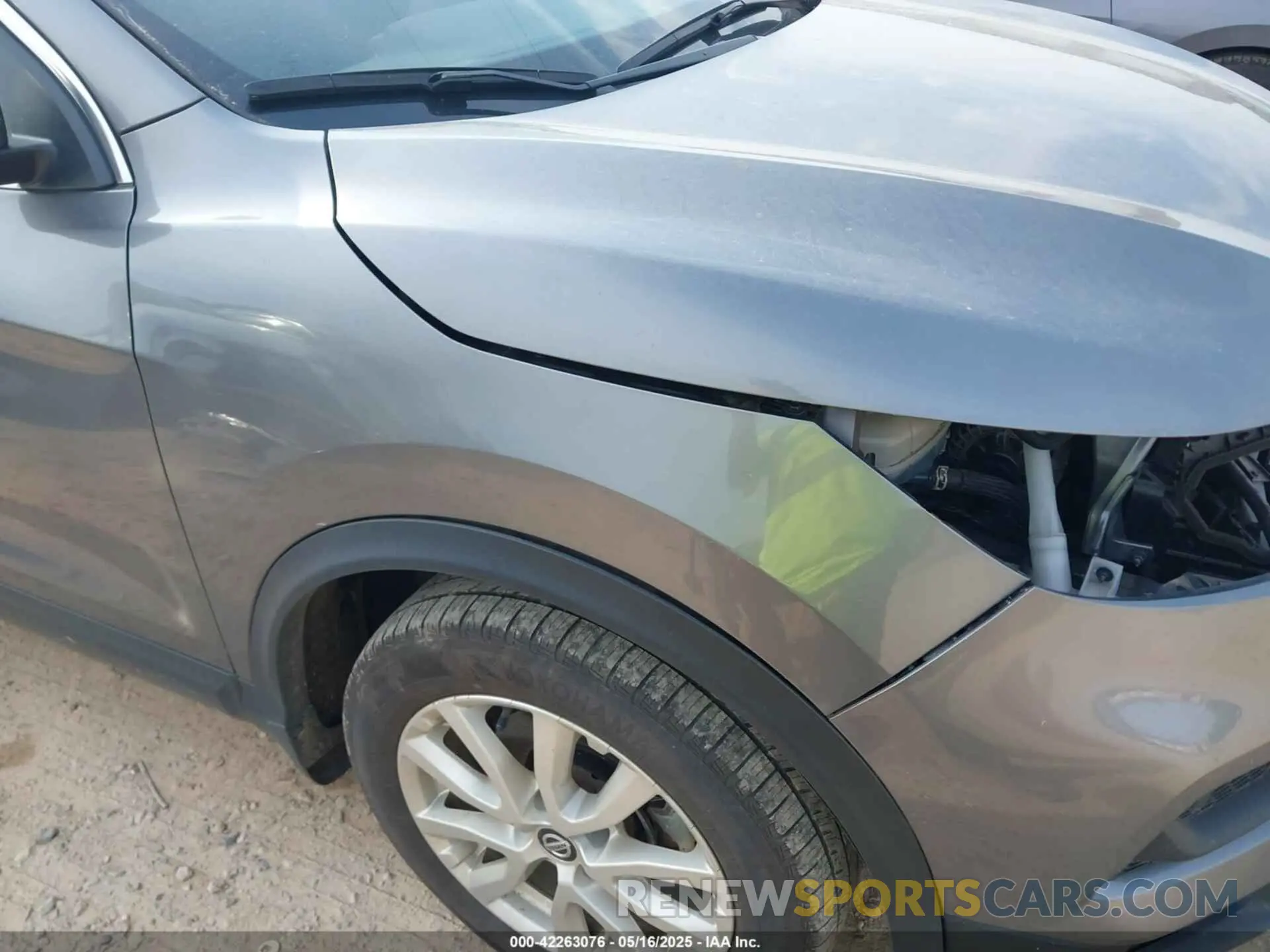 18 Photograph of a damaged car JN1BJ1CV0LW552198 NISSAN ROGUE SPORT 2020