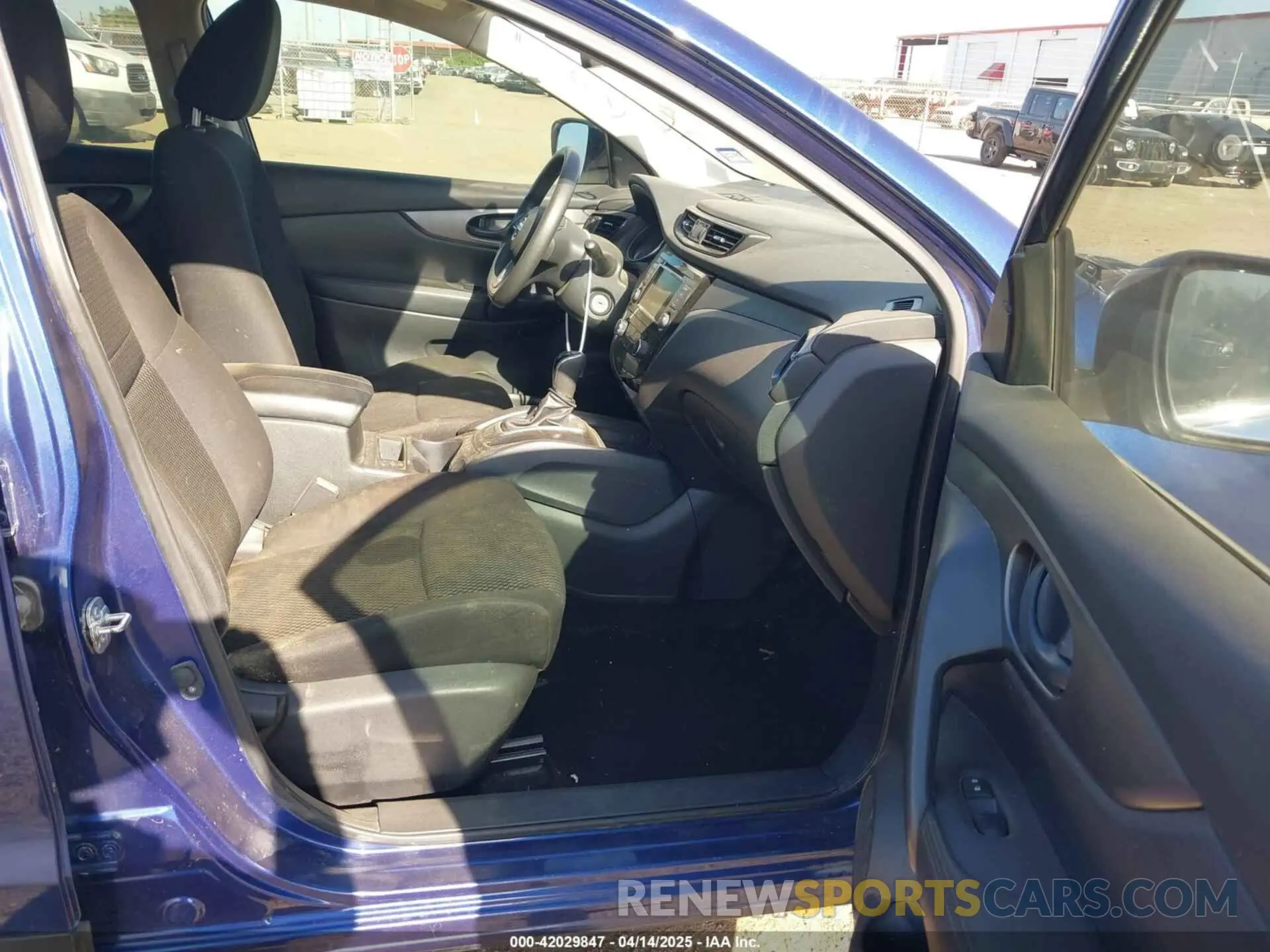 5 Photograph of a damaged car JN1BJ1CV1LW276405 NISSAN ROGUE SPORT 2020