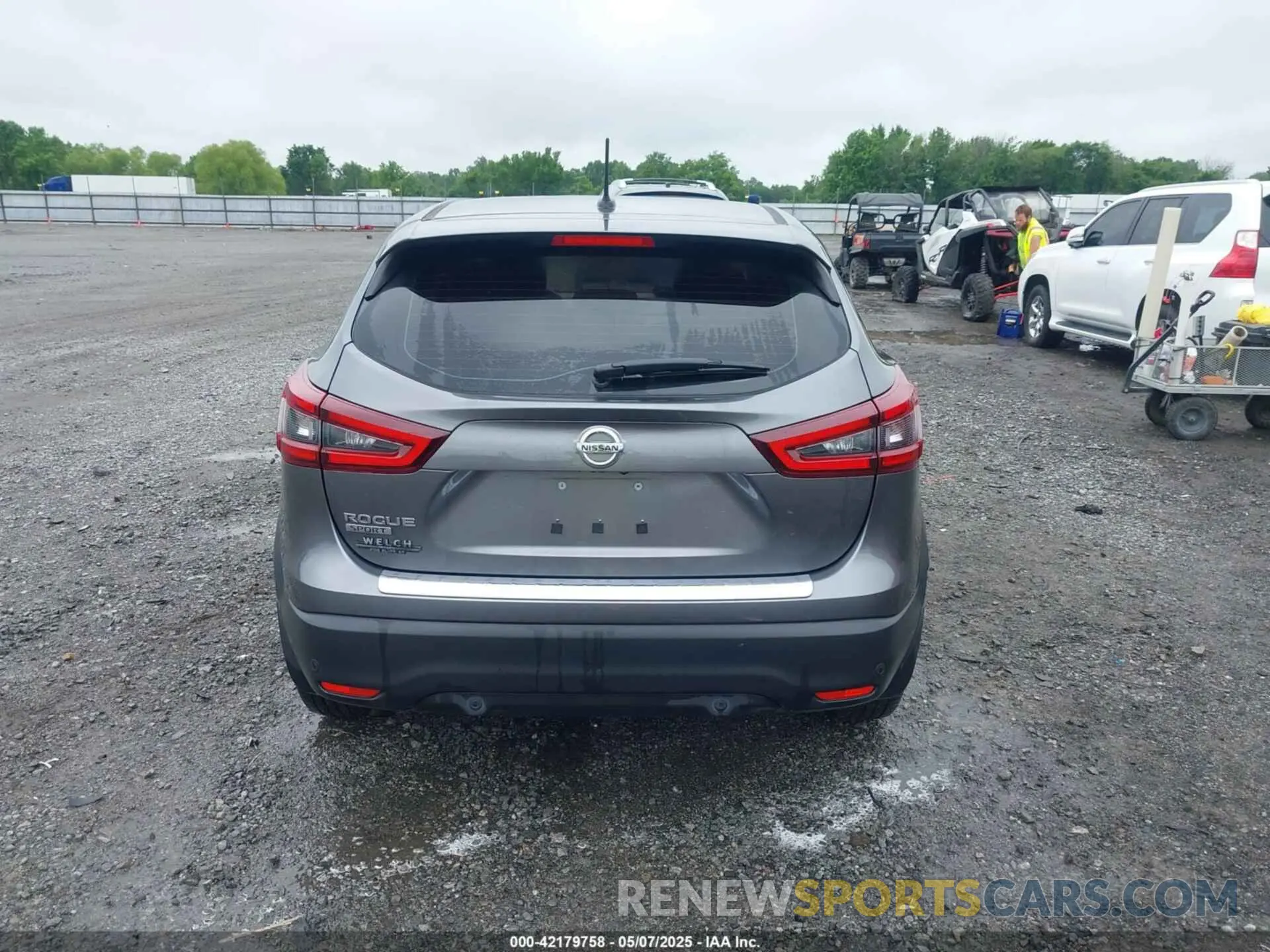 16 Photograph of a damaged car JN1BJ1CV2LW252579 NISSAN ROGUE SPORT 2020