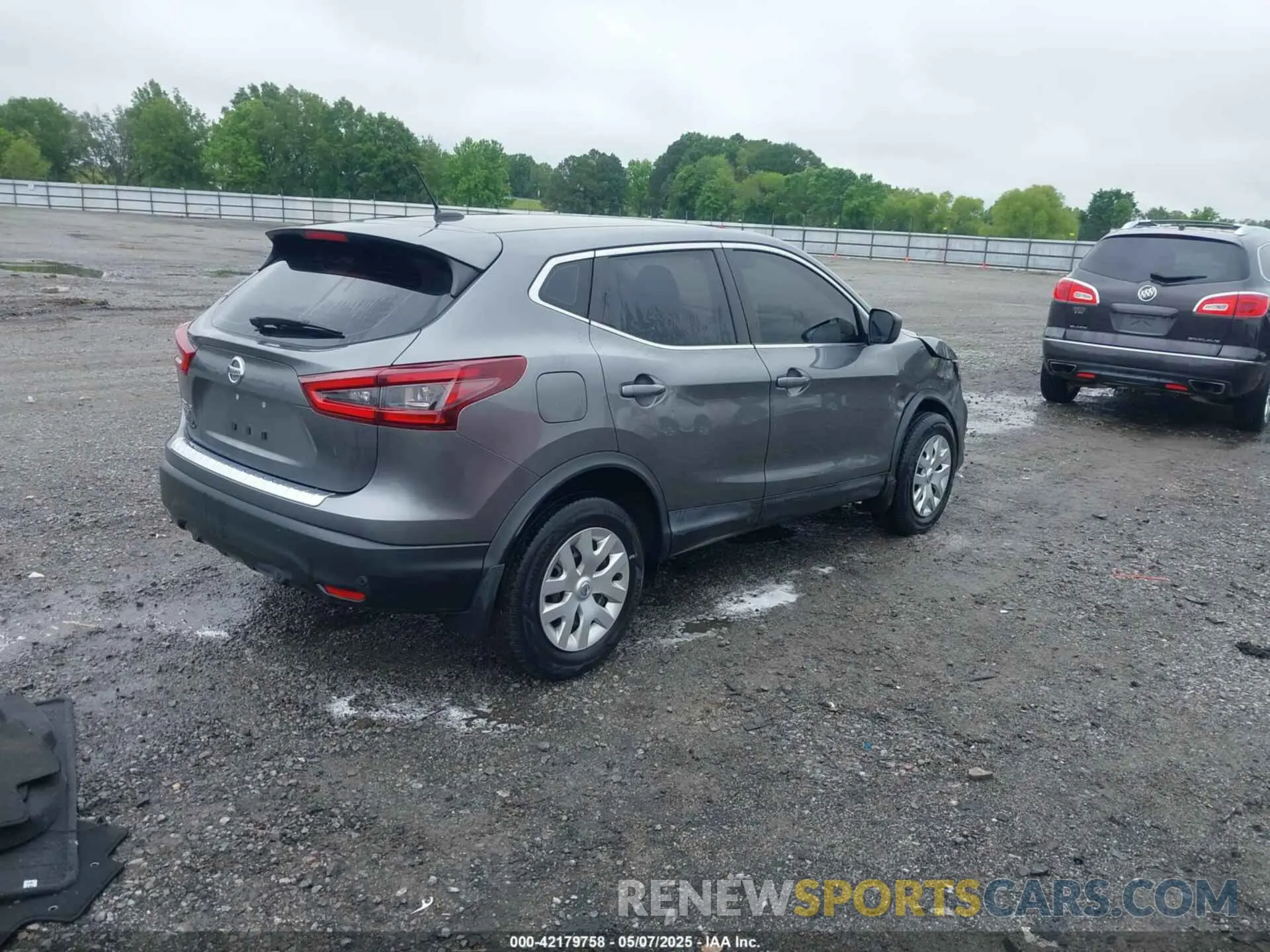 4 Photograph of a damaged car JN1BJ1CV2LW252579 NISSAN ROGUE SPORT 2020