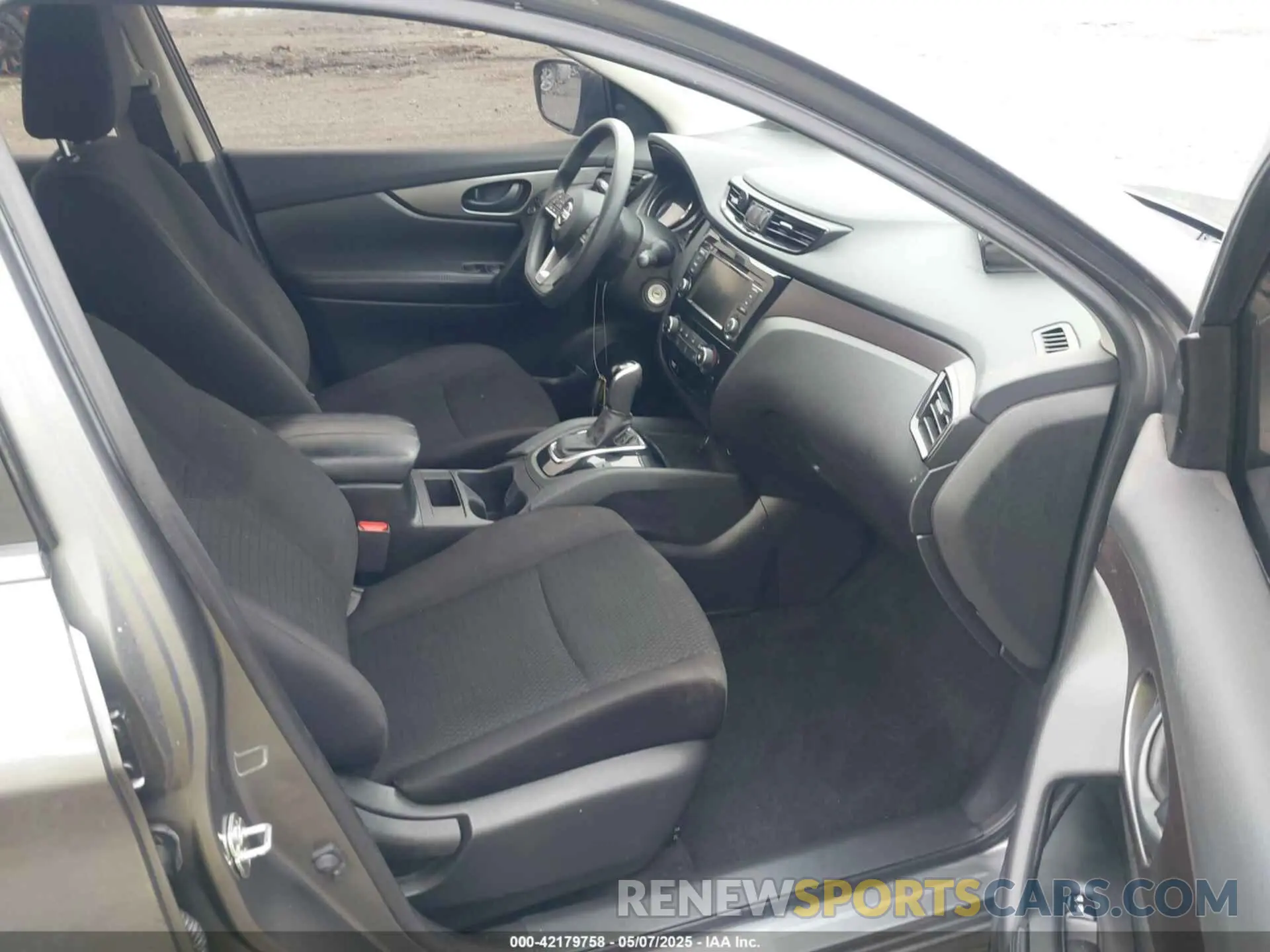 5 Photograph of a damaged car JN1BJ1CV2LW252579 NISSAN ROGUE SPORT 2020
