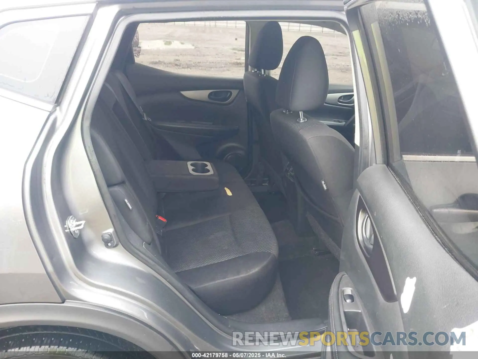 8 Photograph of a damaged car JN1BJ1CV2LW252579 NISSAN ROGUE SPORT 2020