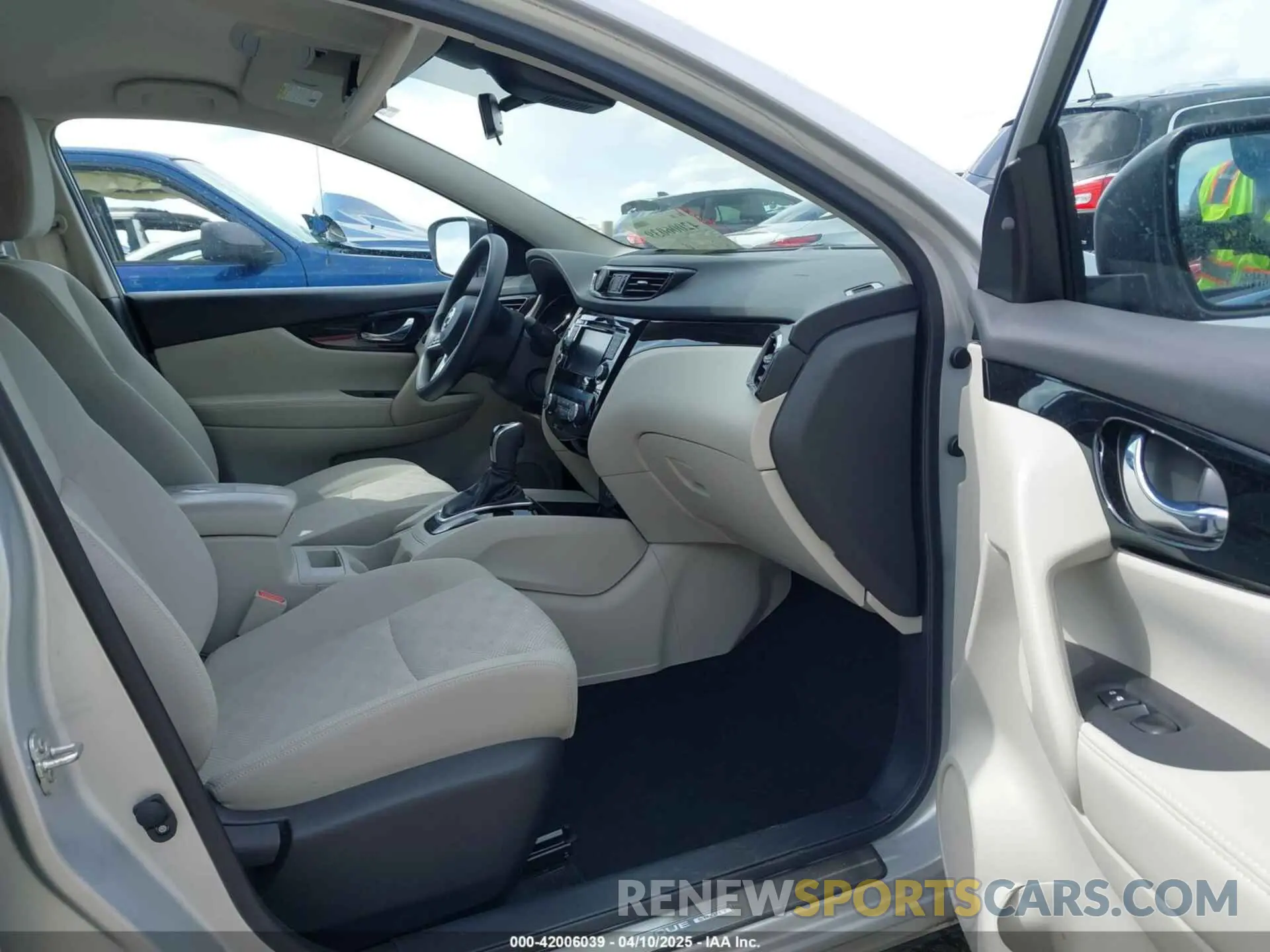 5 Photograph of a damaged car JN1BJ1CV2LW257586 NISSAN ROGUE SPORT 2020