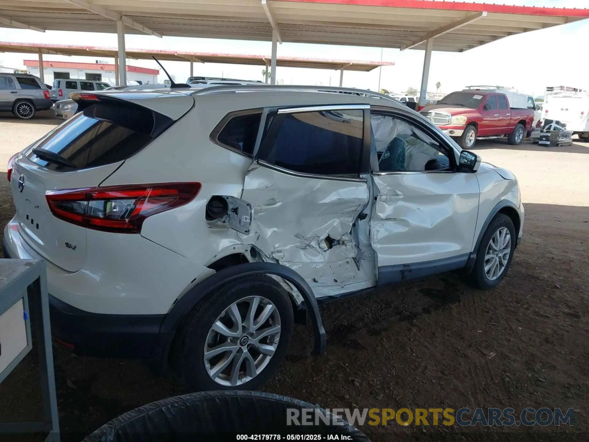 4 Photograph of a damaged car JN1BJ1CV2LW271648 NISSAN ROGUE SPORT 2020
