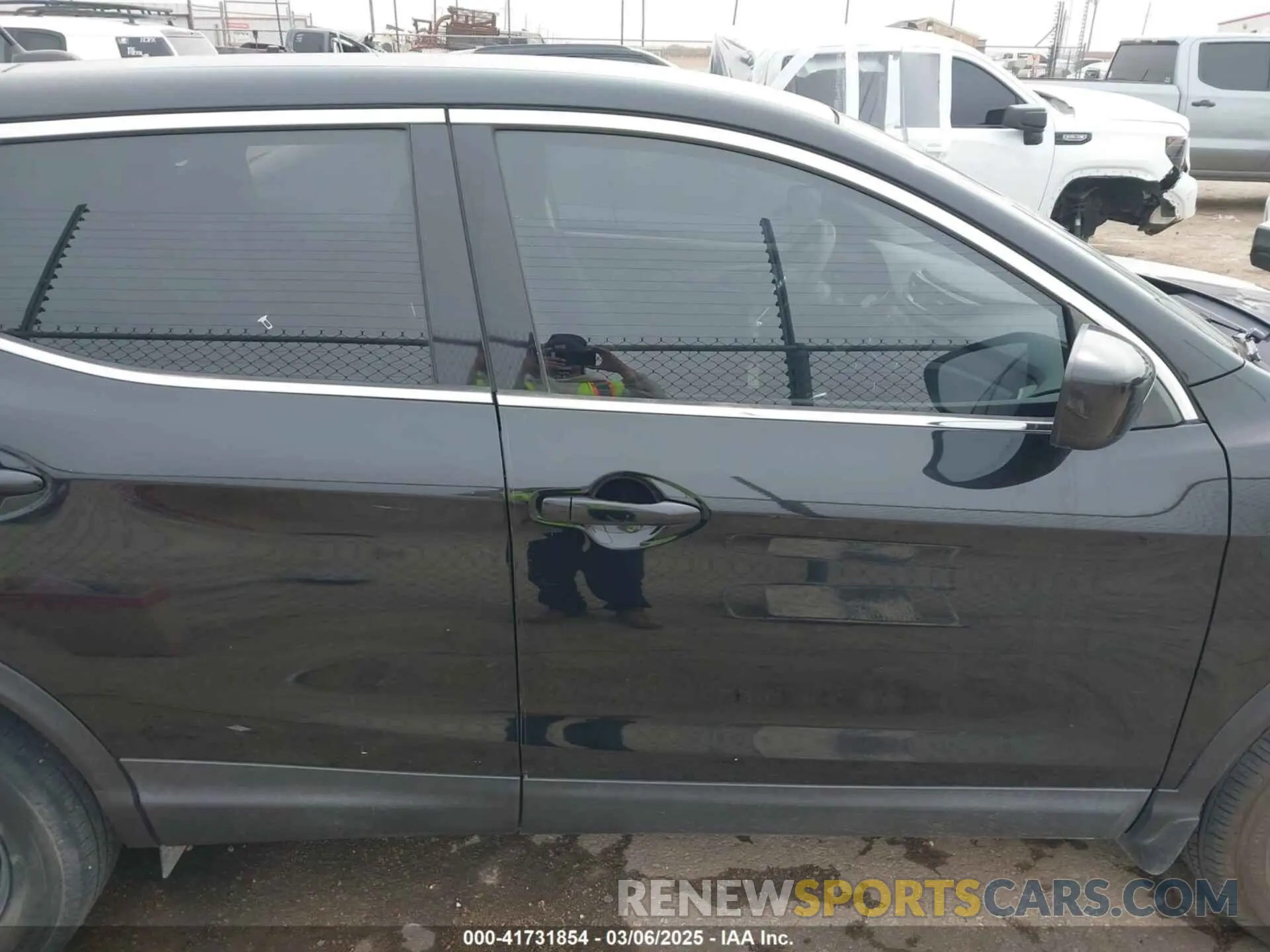 14 Photograph of a damaged car JN1BJ1CV2LW543826 NISSAN ROGUE SPORT 2020