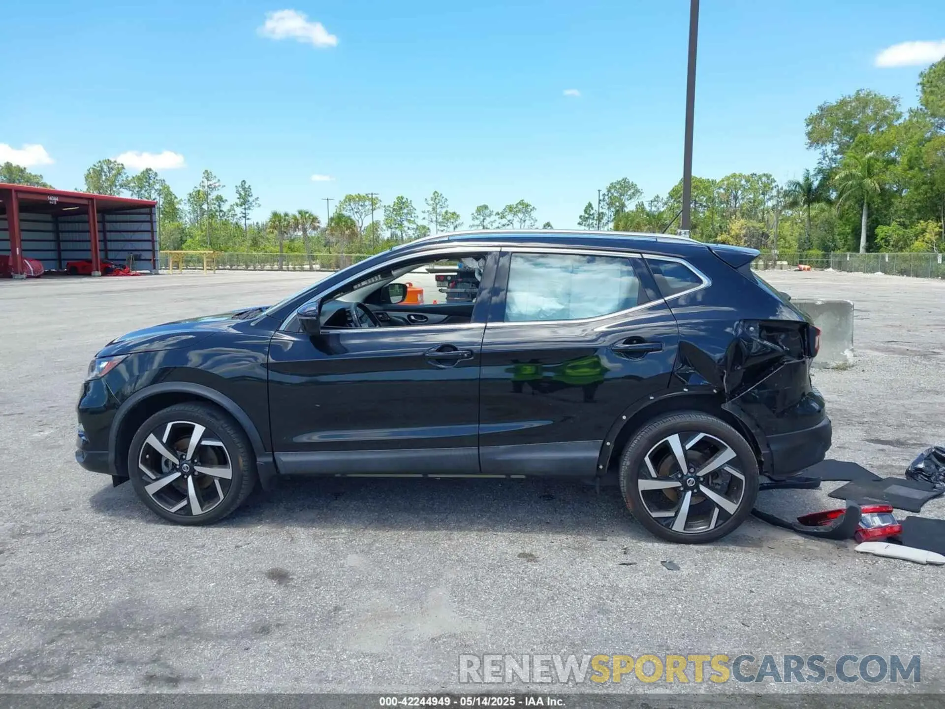 14 Photograph of a damaged car JN1BJ1CV3LW260805 NISSAN ROGUE SPORT 2020