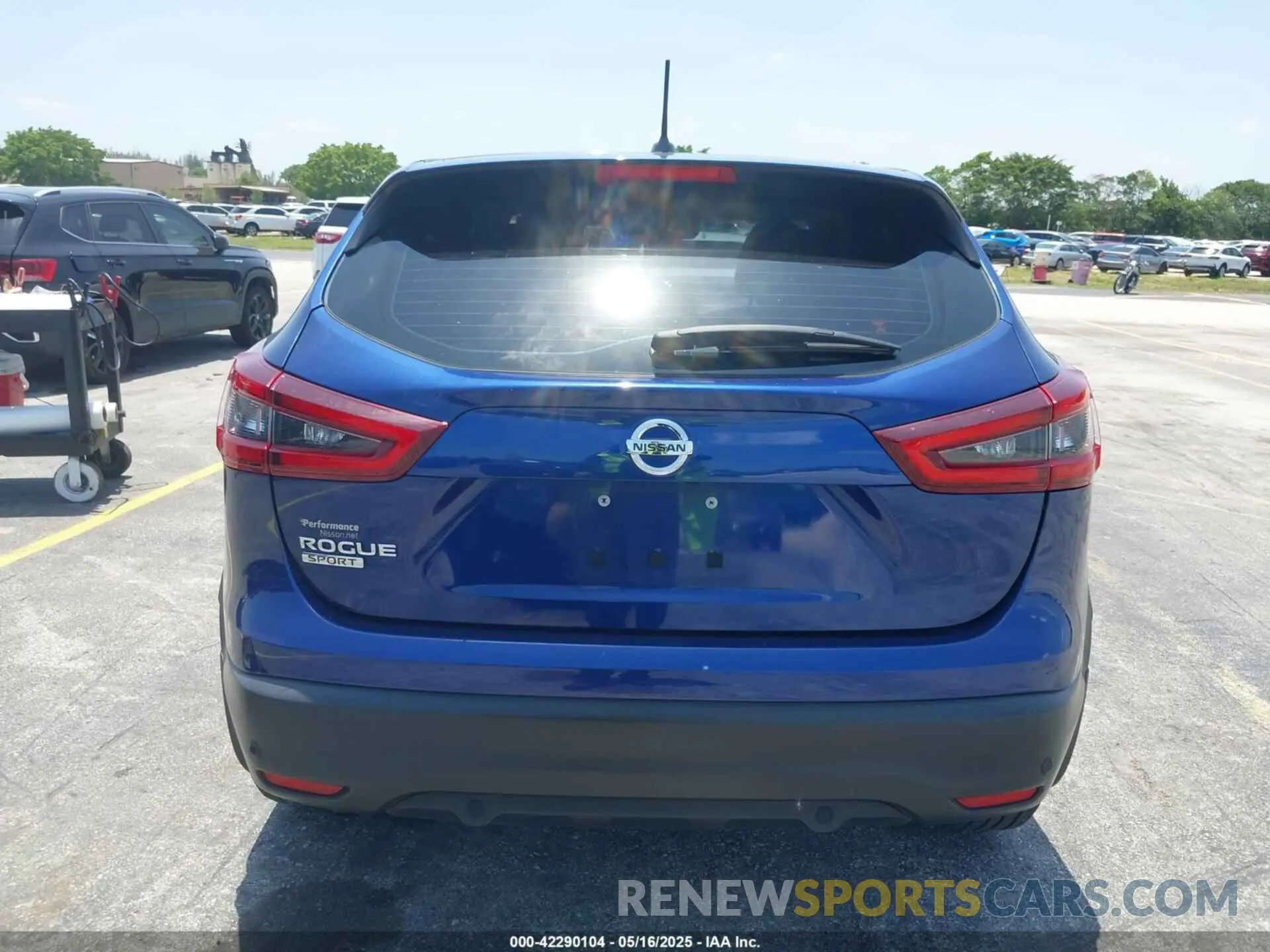 17 Photograph of a damaged car JN1BJ1CV3LW277958 NISSAN ROGUE SPORT 2020