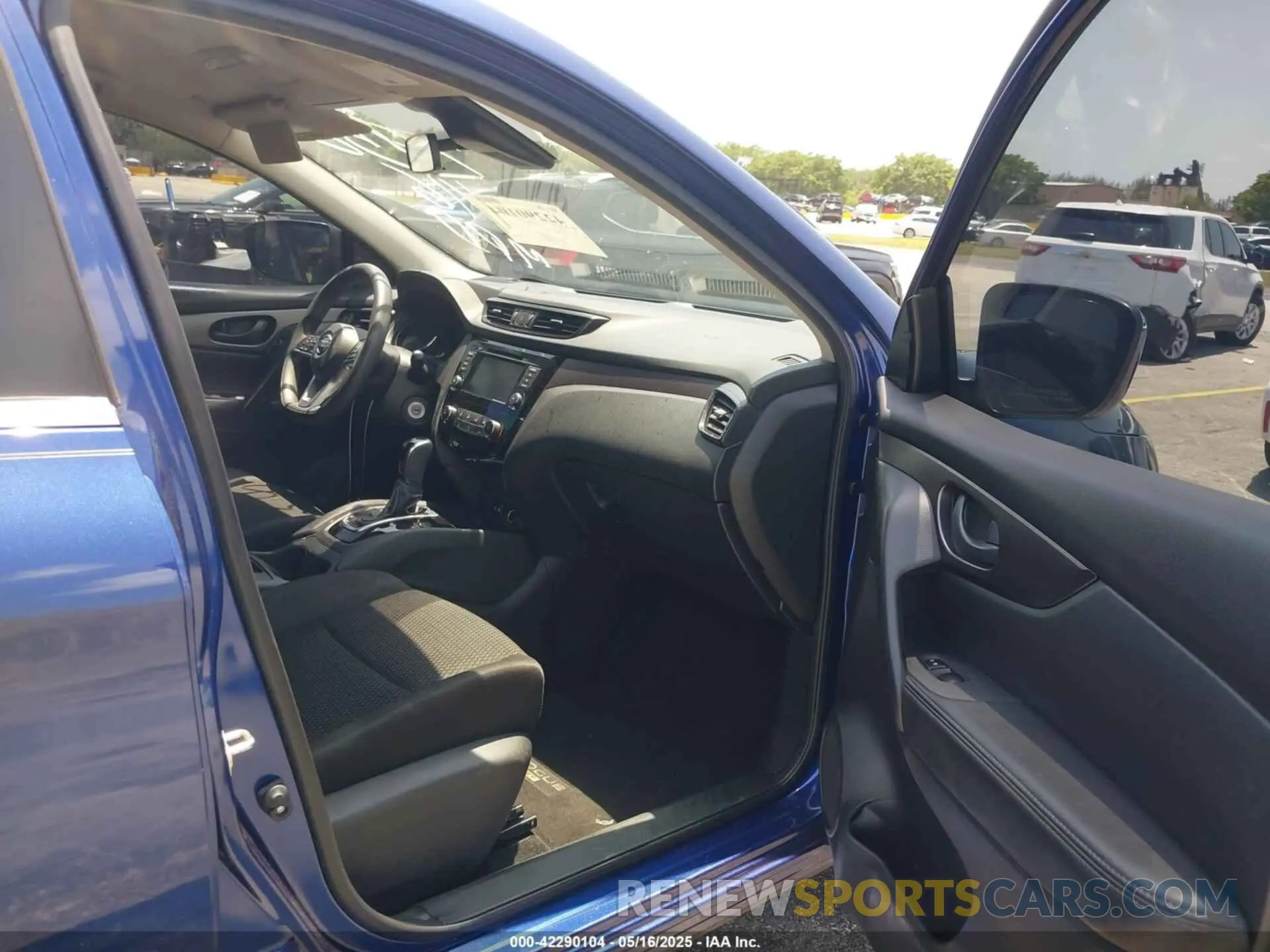 5 Photograph of a damaged car JN1BJ1CV3LW277958 NISSAN ROGUE SPORT 2020