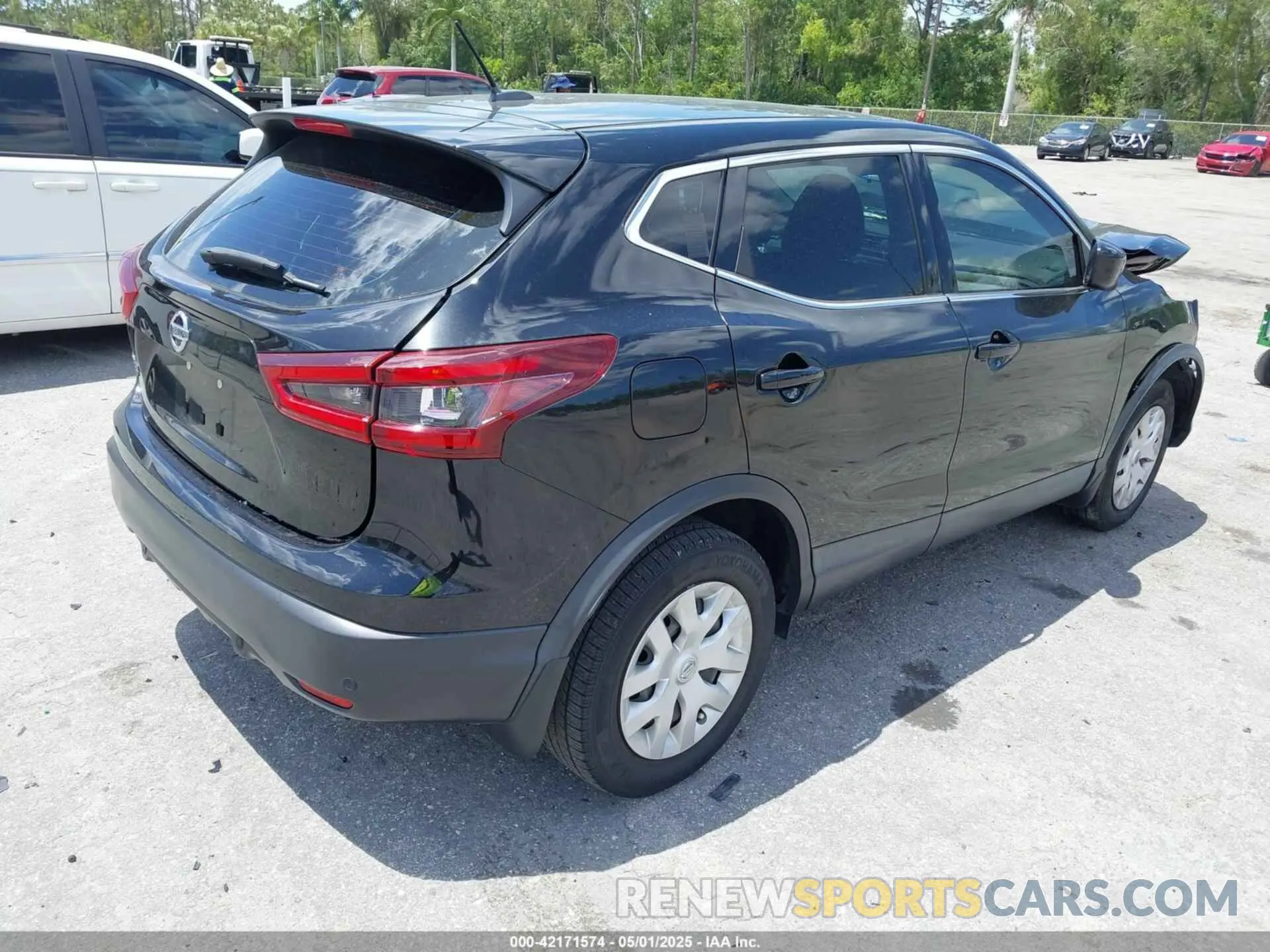 4 Photograph of a damaged car JN1BJ1CV3LW279077 NISSAN ROGUE SPORT 2020