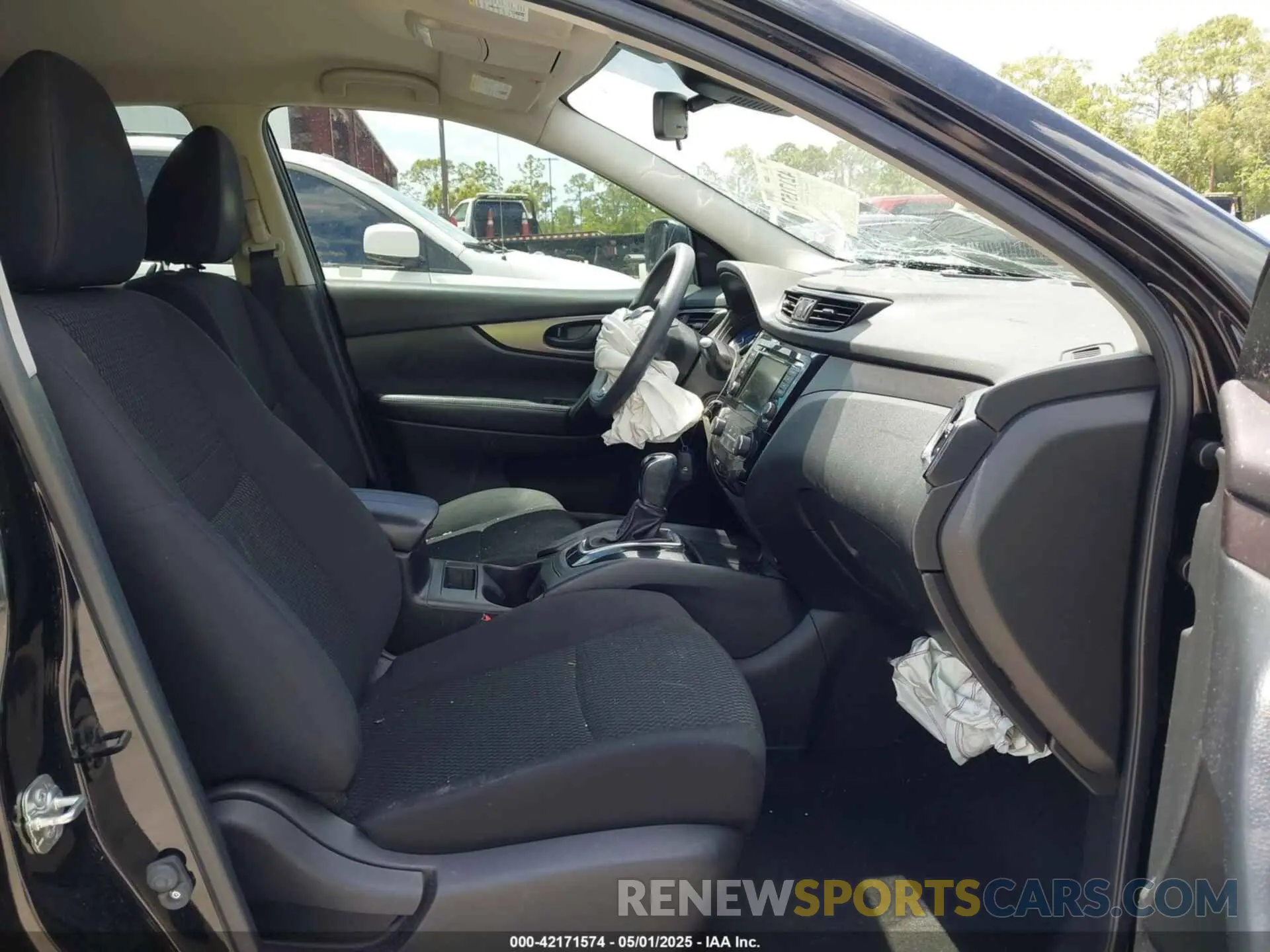 5 Photograph of a damaged car JN1BJ1CV3LW279077 NISSAN ROGUE SPORT 2020