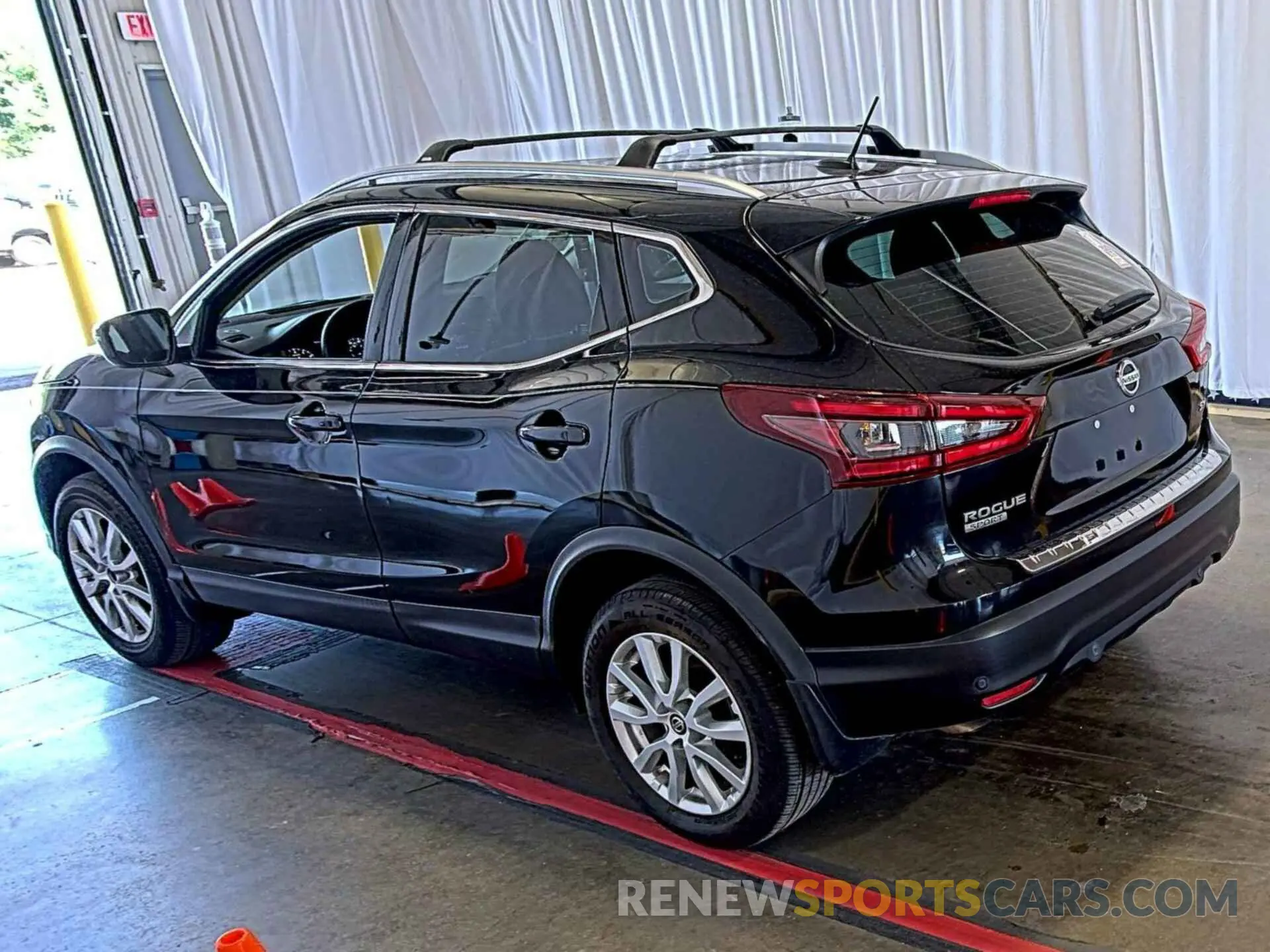 28 Photograph of a damaged car JN1BJ1CV3LW281928 NISSAN ROGUE SPORT 2020