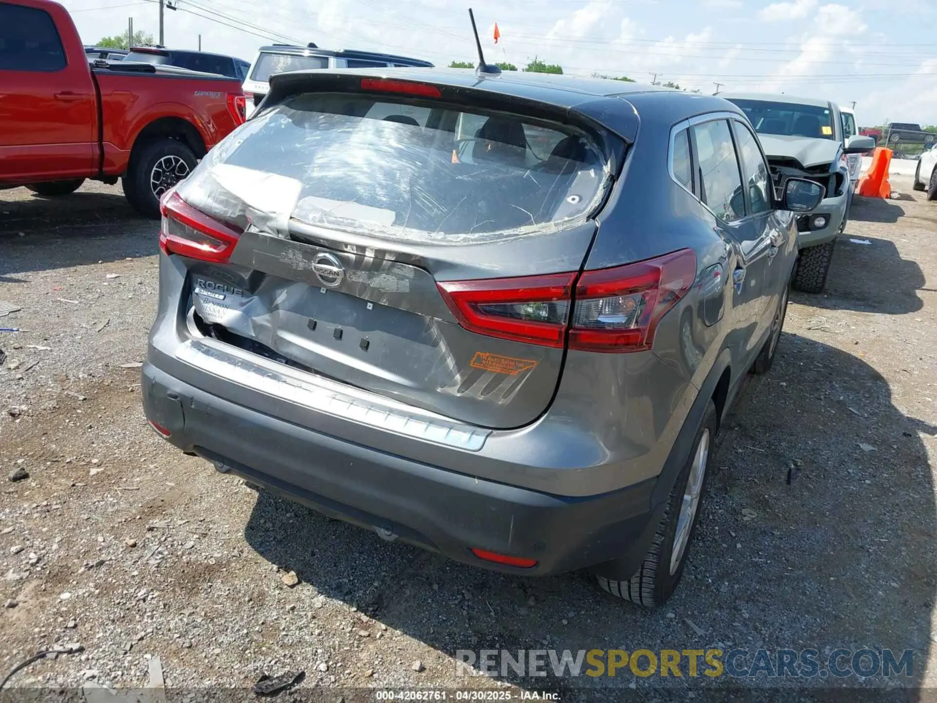 4 Photograph of a damaged car JN1BJ1CV3LW548789 NISSAN ROGUE SPORT 2020