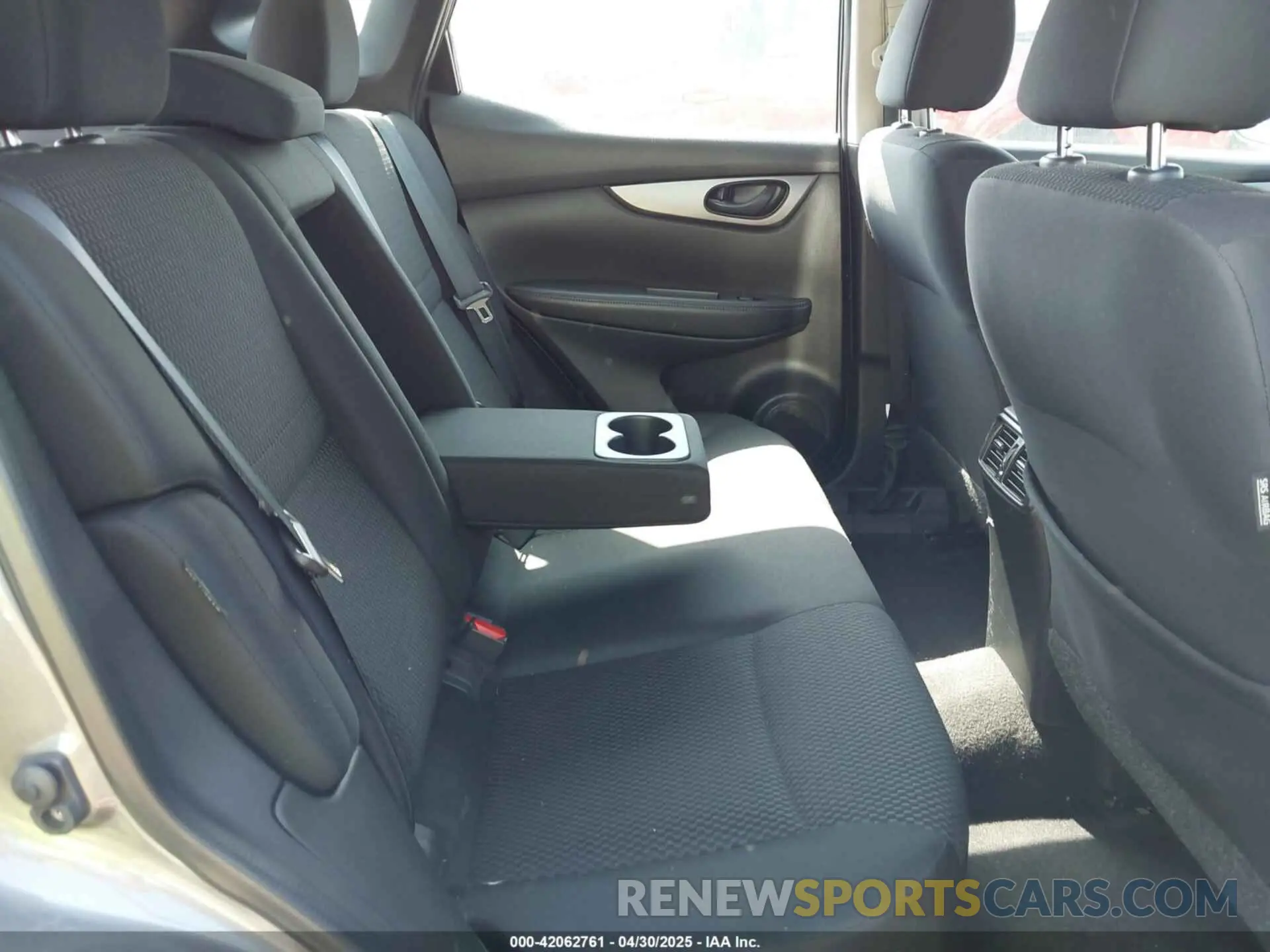 8 Photograph of a damaged car JN1BJ1CV3LW548789 NISSAN ROGUE SPORT 2020