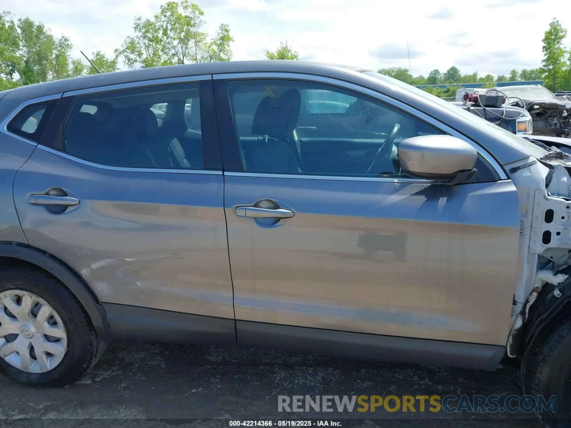 14 Photograph of a damaged car JN1BJ1CV4LW542550 NISSAN ROGUE SPORT 2020