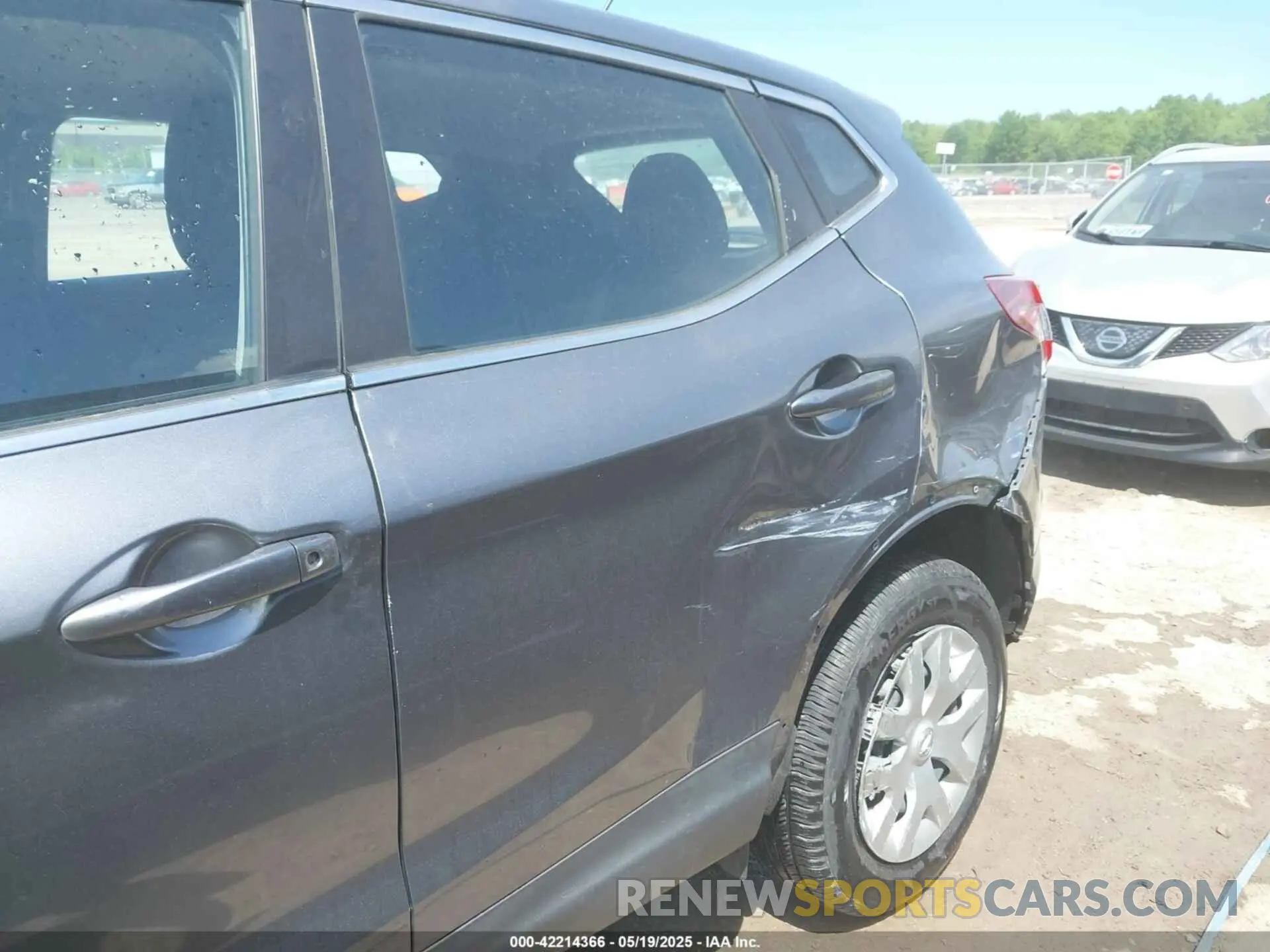 18 Photograph of a damaged car JN1BJ1CV4LW542550 NISSAN ROGUE SPORT 2020