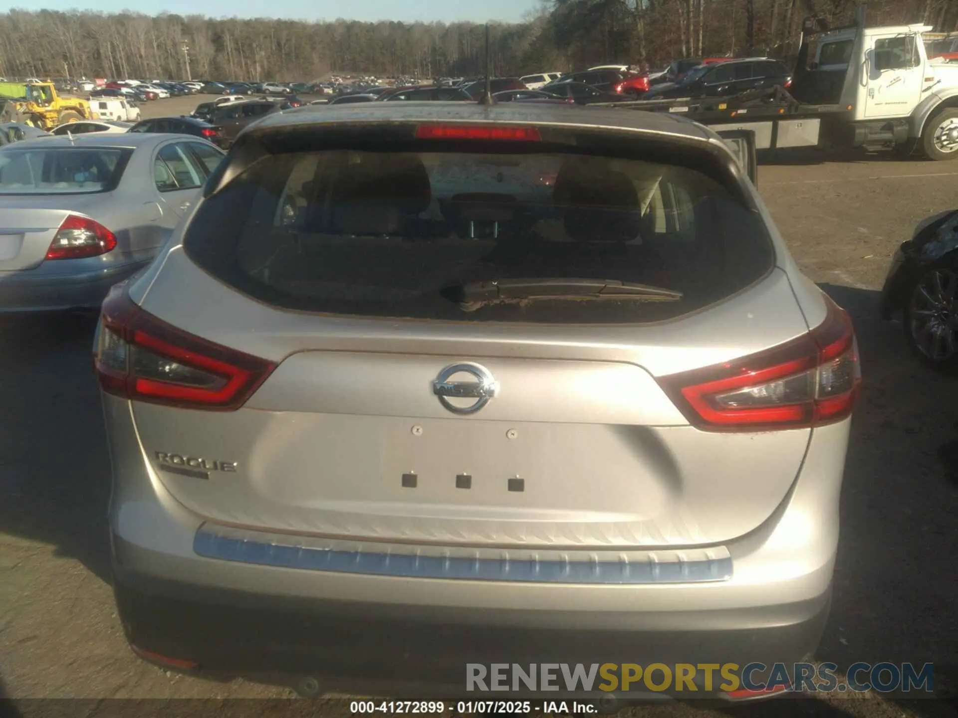 17 Photograph of a damaged car JN1BJ1CV4LW545478 NISSAN ROGUE SPORT 2020