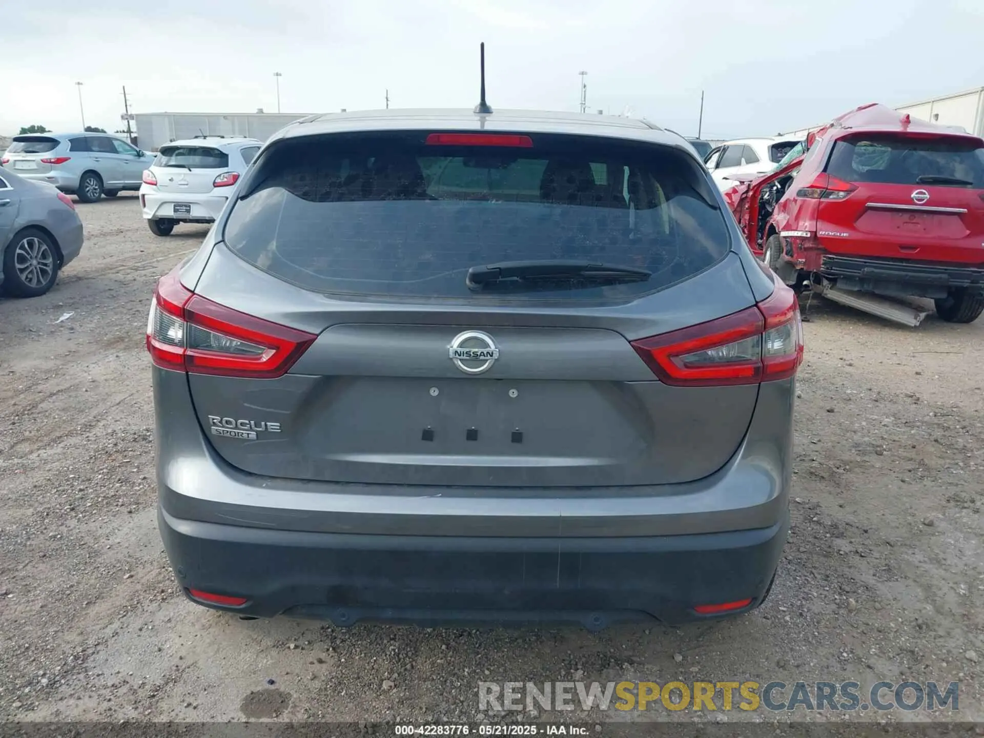 17 Photograph of a damaged car JN1BJ1CV4LW552155 NISSAN ROGUE SPORT 2020