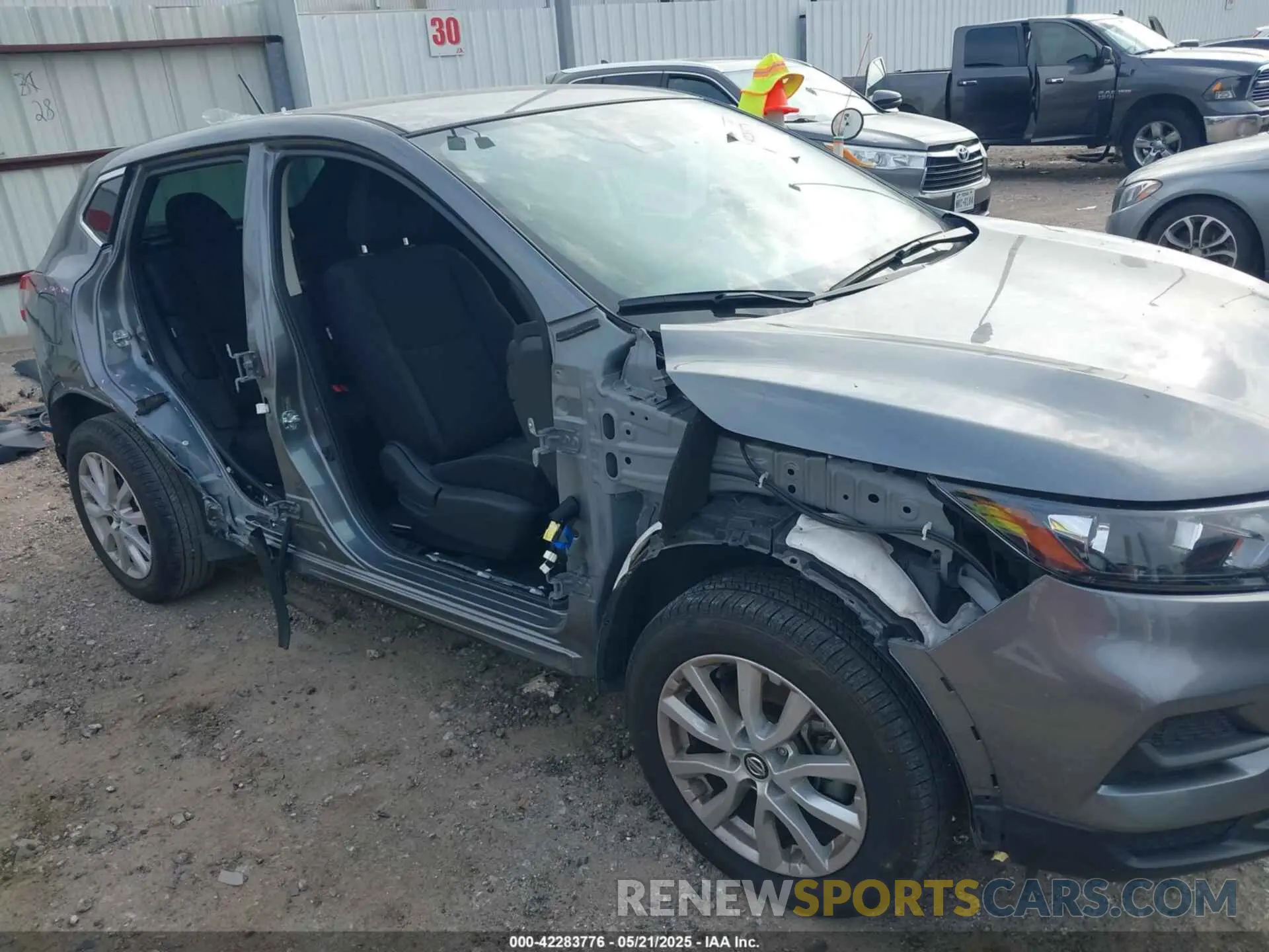 6 Photograph of a damaged car JN1BJ1CV4LW552155 NISSAN ROGUE SPORT 2020