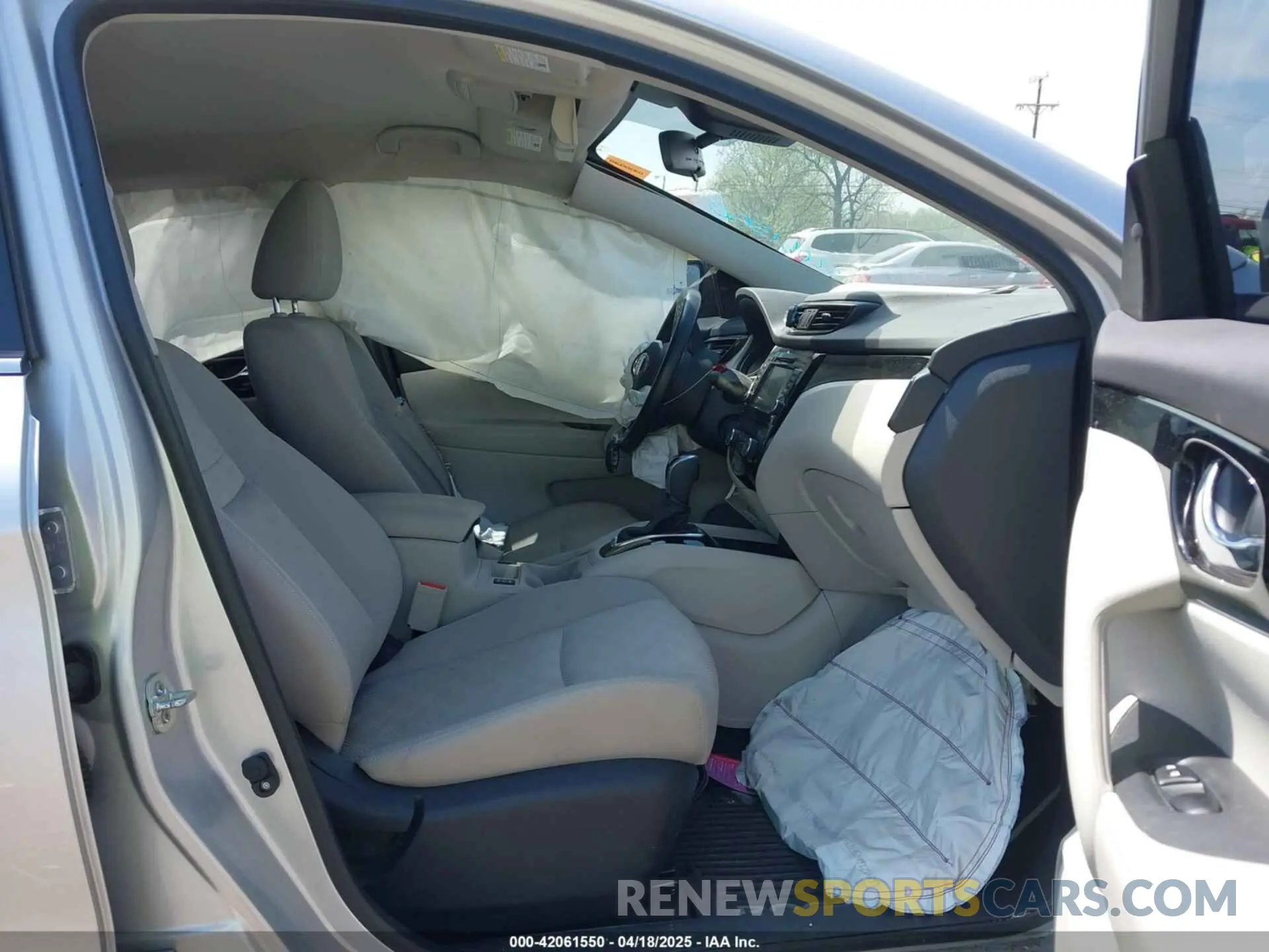 5 Photograph of a damaged car JN1BJ1CV5LW548146 NISSAN ROGUE SPORT 2020