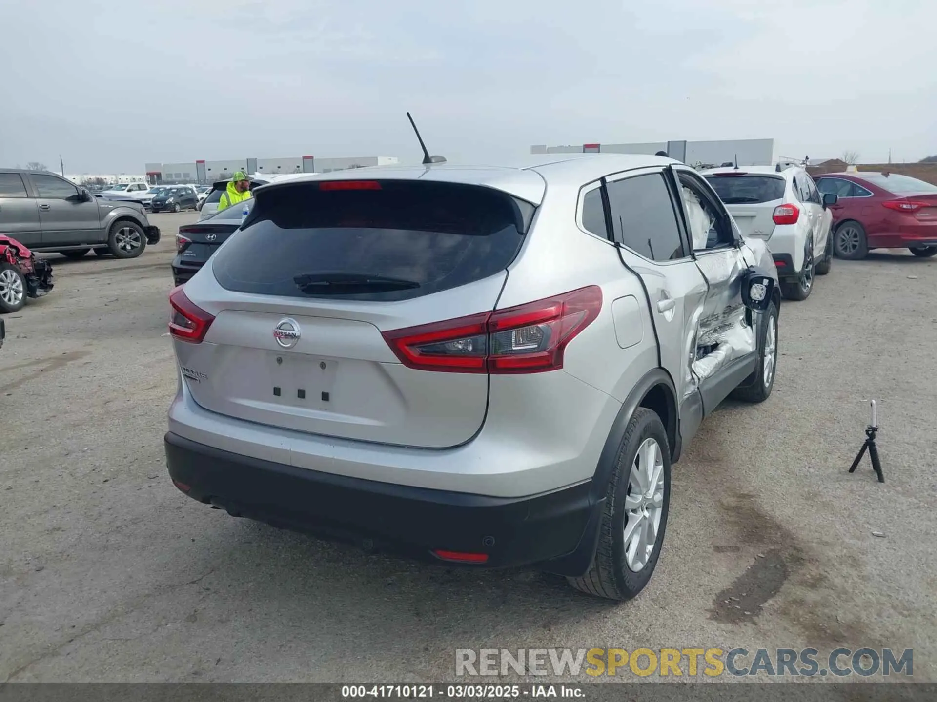 4 Photograph of a damaged car JN1BJ1CV7LW541828 NISSAN ROGUE SPORT 2020