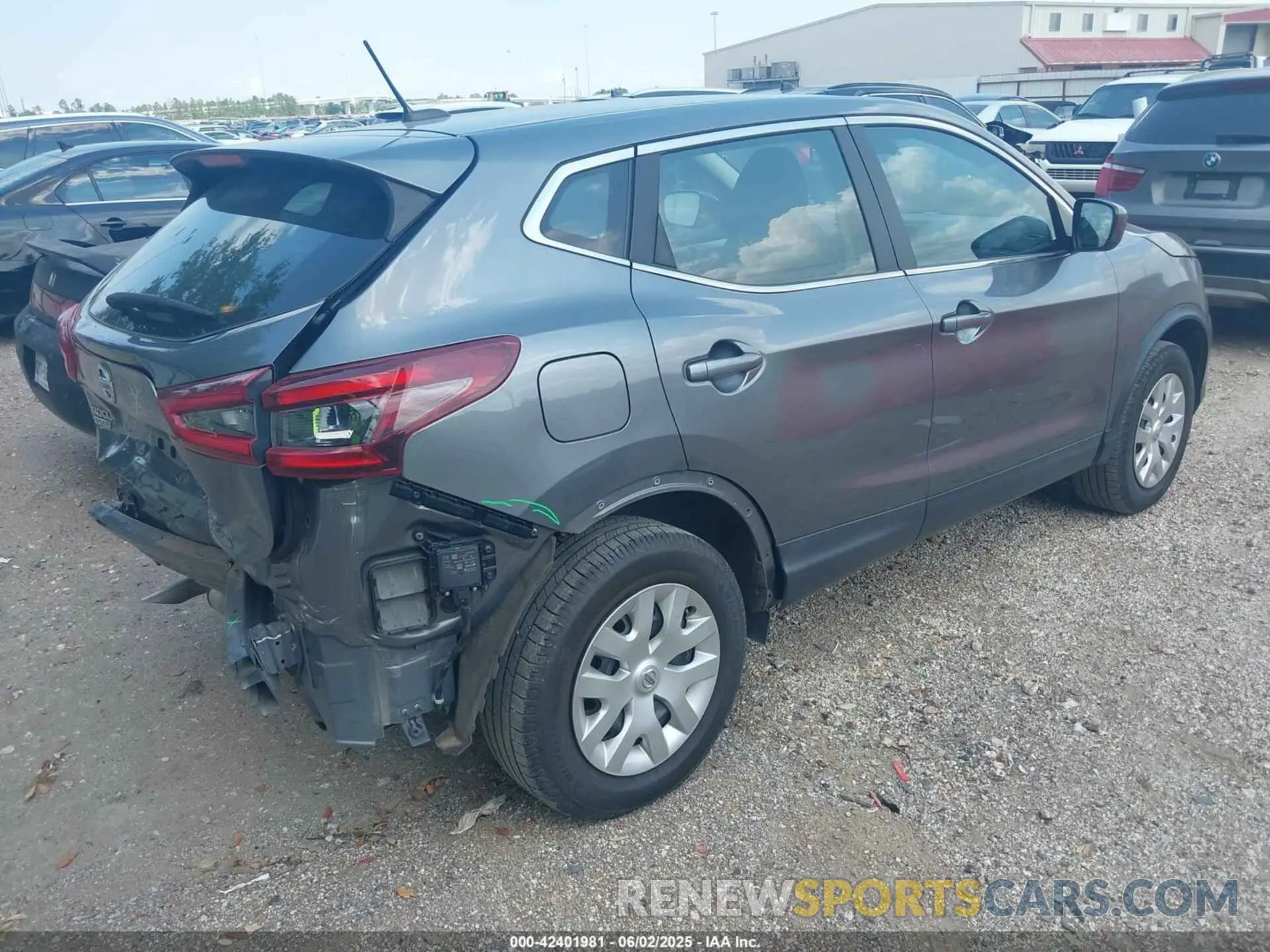 4 Photograph of a damaged car JN1BJ1CV7LW544020 NISSAN ROGUE SPORT 2020