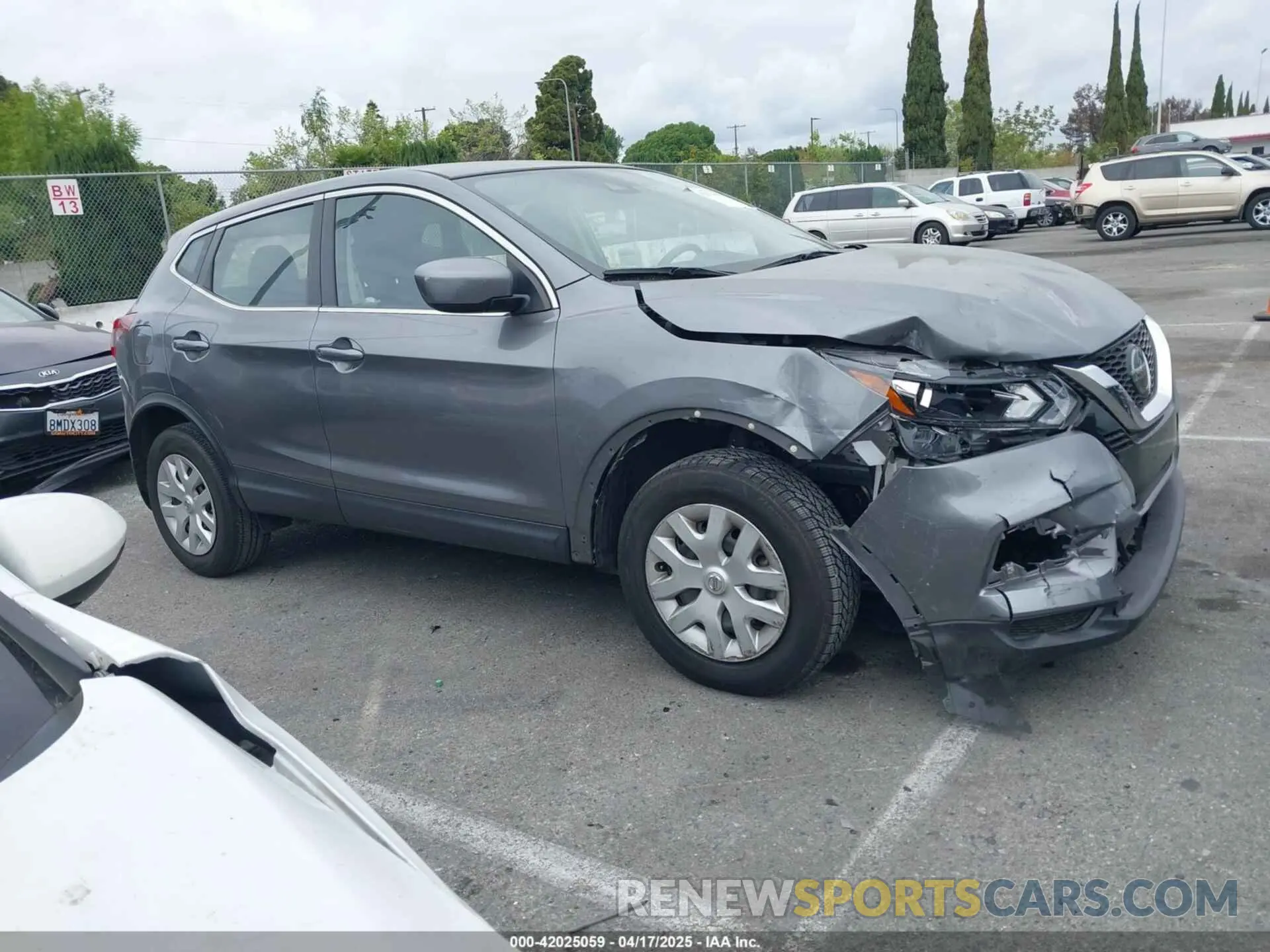 13 Photograph of a damaged car JN1BJ1CV7LW552649 NISSAN ROGUE SPORT 2020