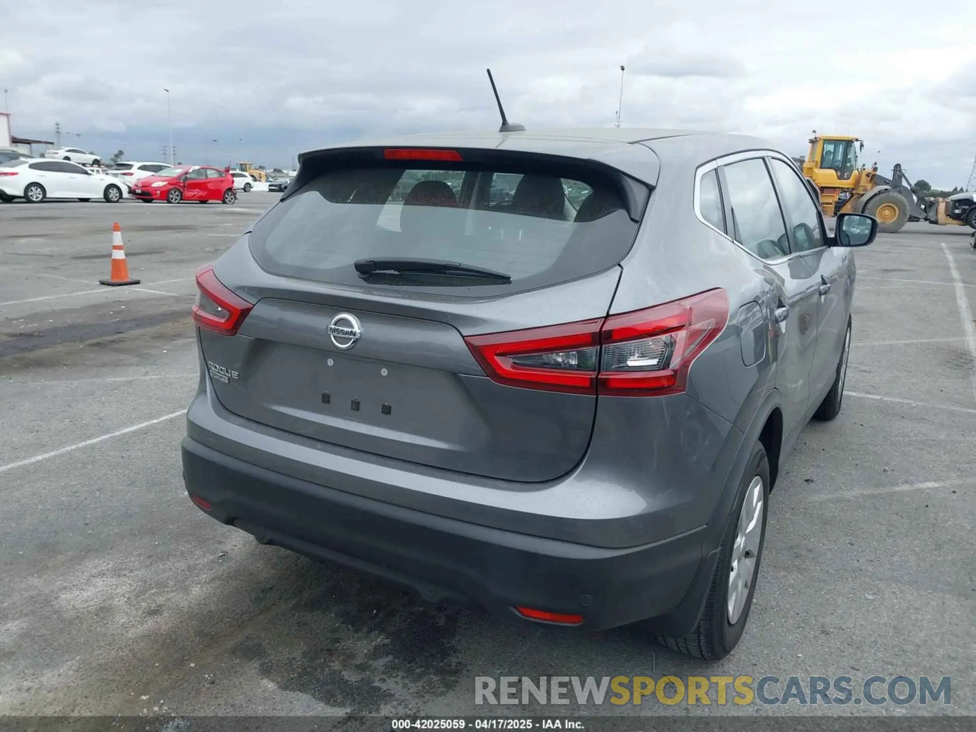 4 Photograph of a damaged car JN1BJ1CV7LW552649 NISSAN ROGUE SPORT 2020
