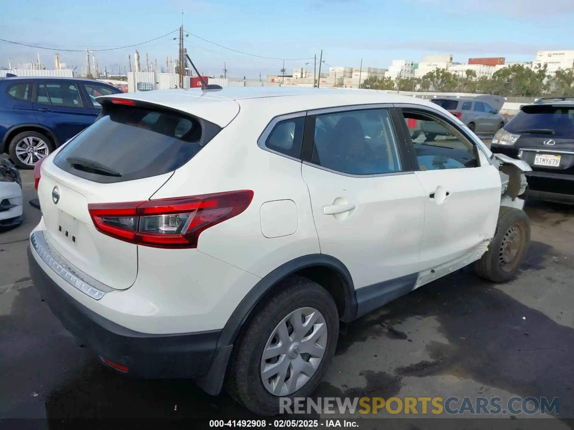 4 Photograph of a damaged car JN1BJ1CV8LW261853 NISSAN ROGUE SPORT 2020