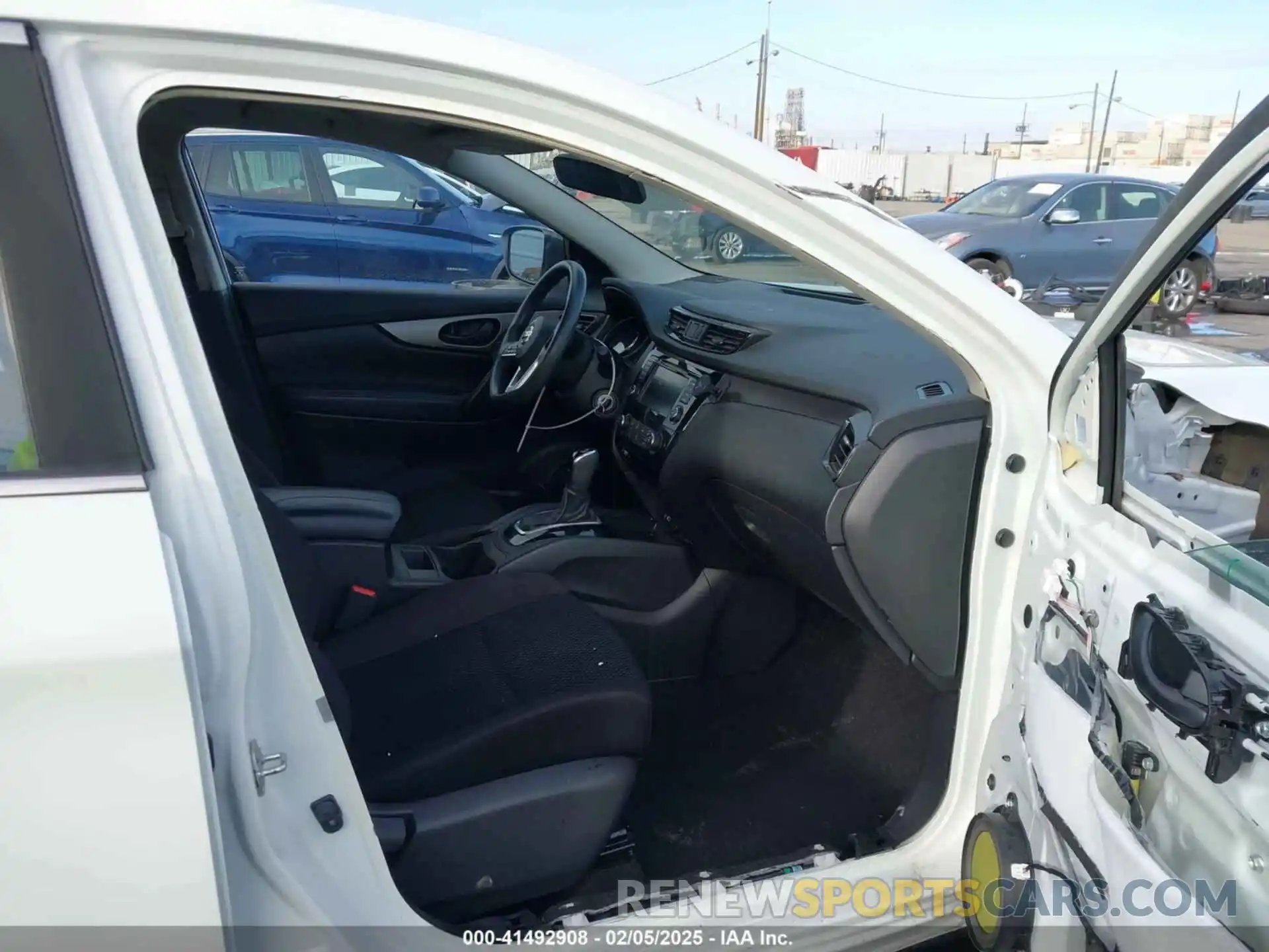 5 Photograph of a damaged car JN1BJ1CV8LW261853 NISSAN ROGUE SPORT 2020