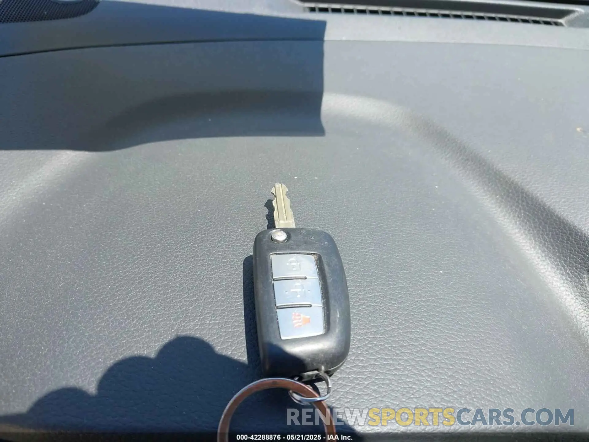11 Photograph of a damaged car JN1BJ1CV8LW541871 NISSAN ROGUE SPORT 2020