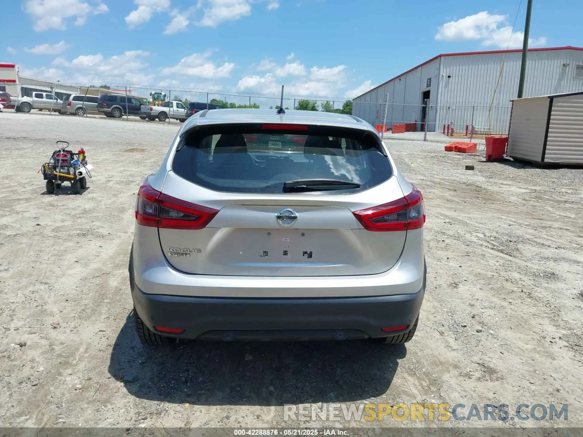 17 Photograph of a damaged car JN1BJ1CV8LW541871 NISSAN ROGUE SPORT 2020