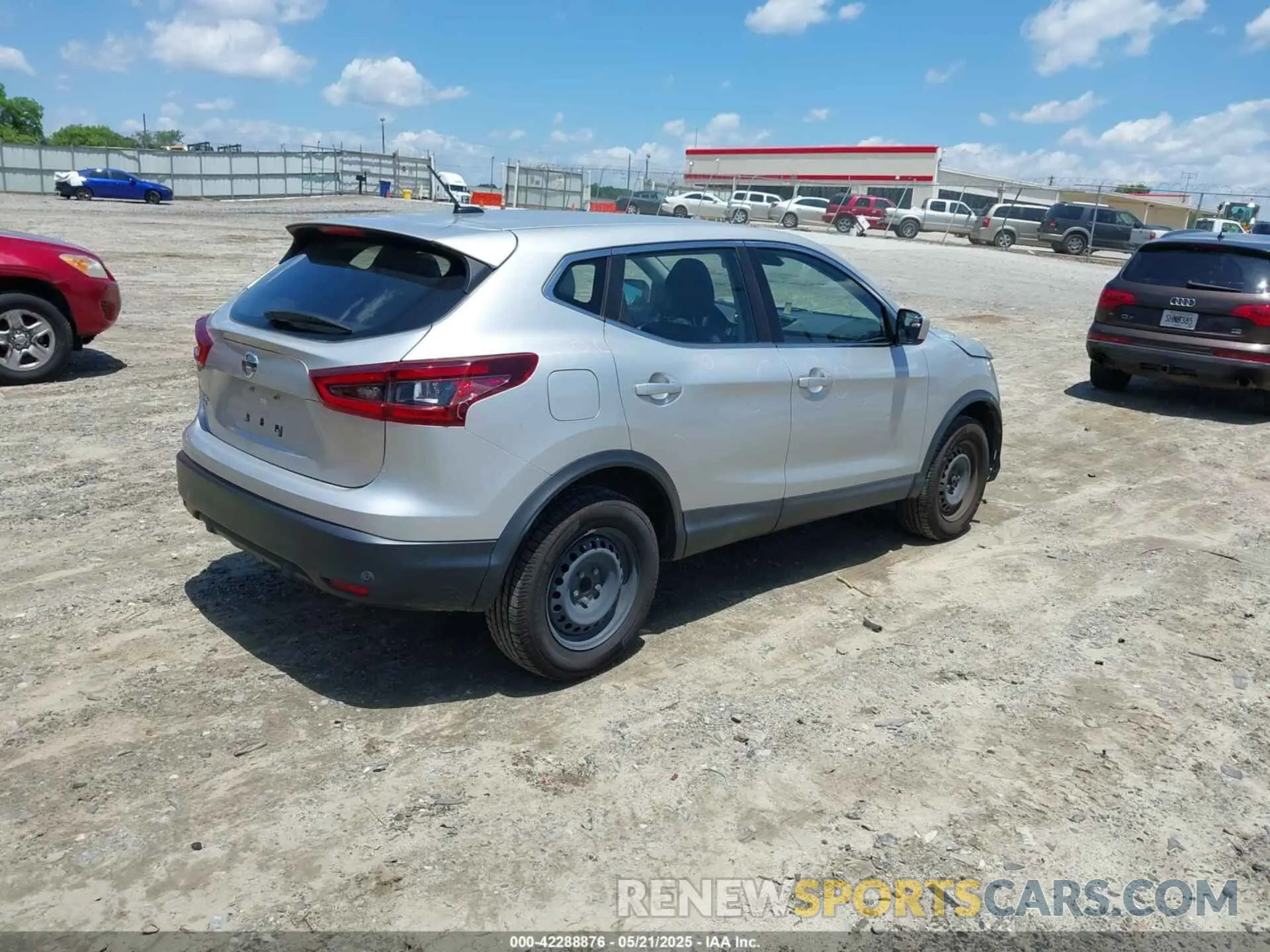 4 Photograph of a damaged car JN1BJ1CV8LW541871 NISSAN ROGUE SPORT 2020