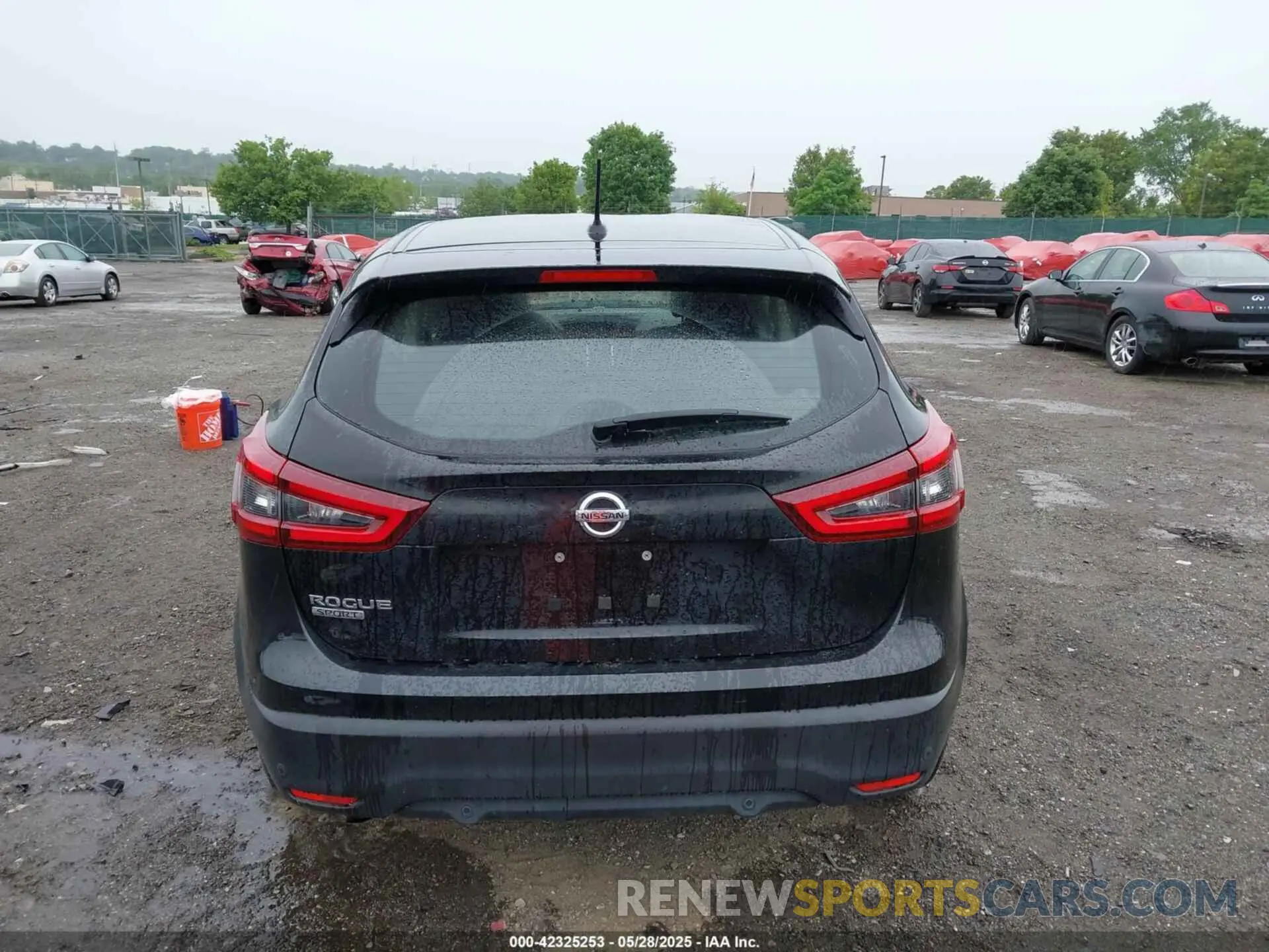 17 Photograph of a damaged car JN1BJ1CV9LW256578 NISSAN ROGUE SPORT 2020