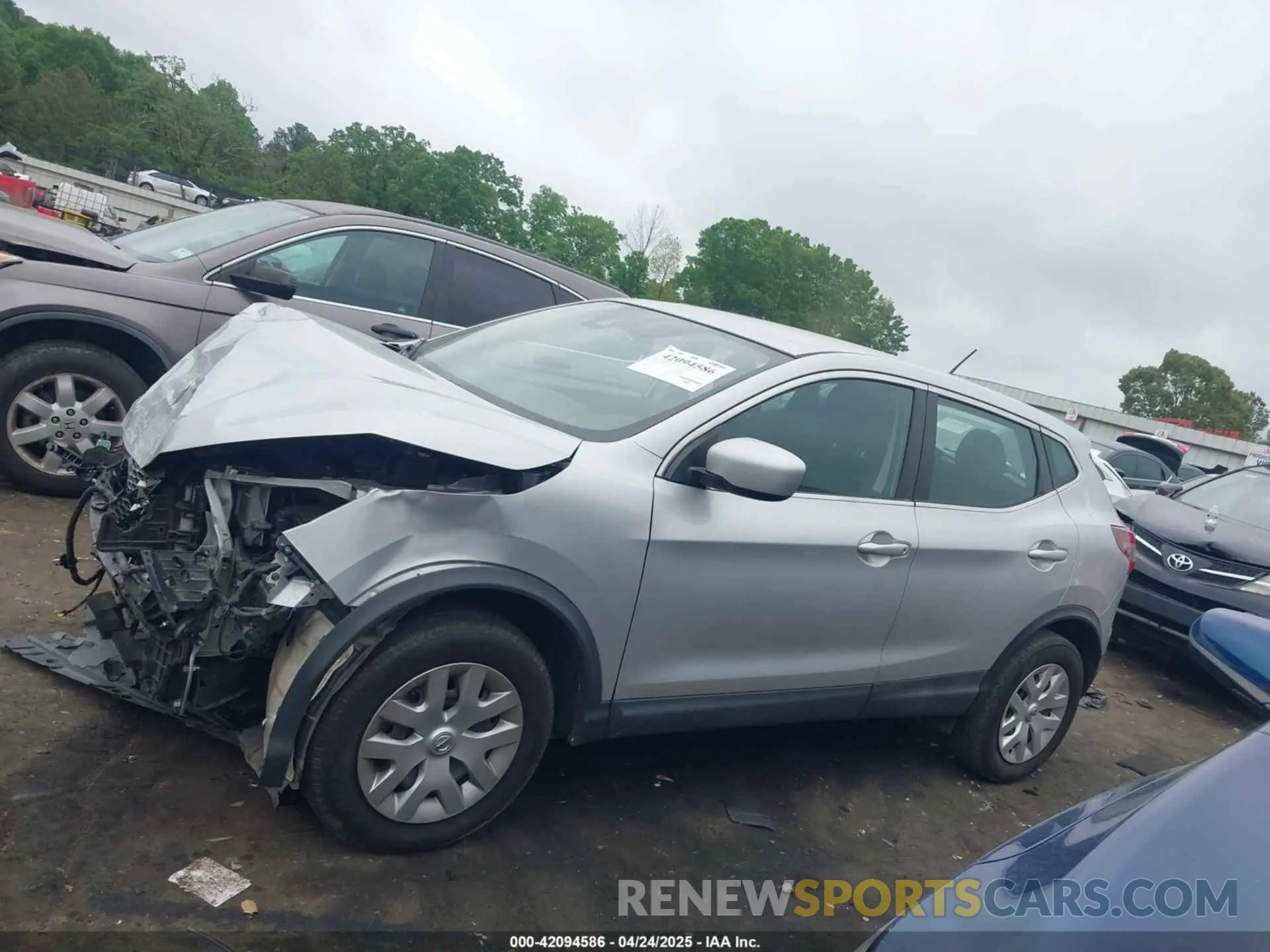 14 Photograph of a damaged car JN1BJ1CVXLW268206 NISSAN ROGUE SPORT 2020