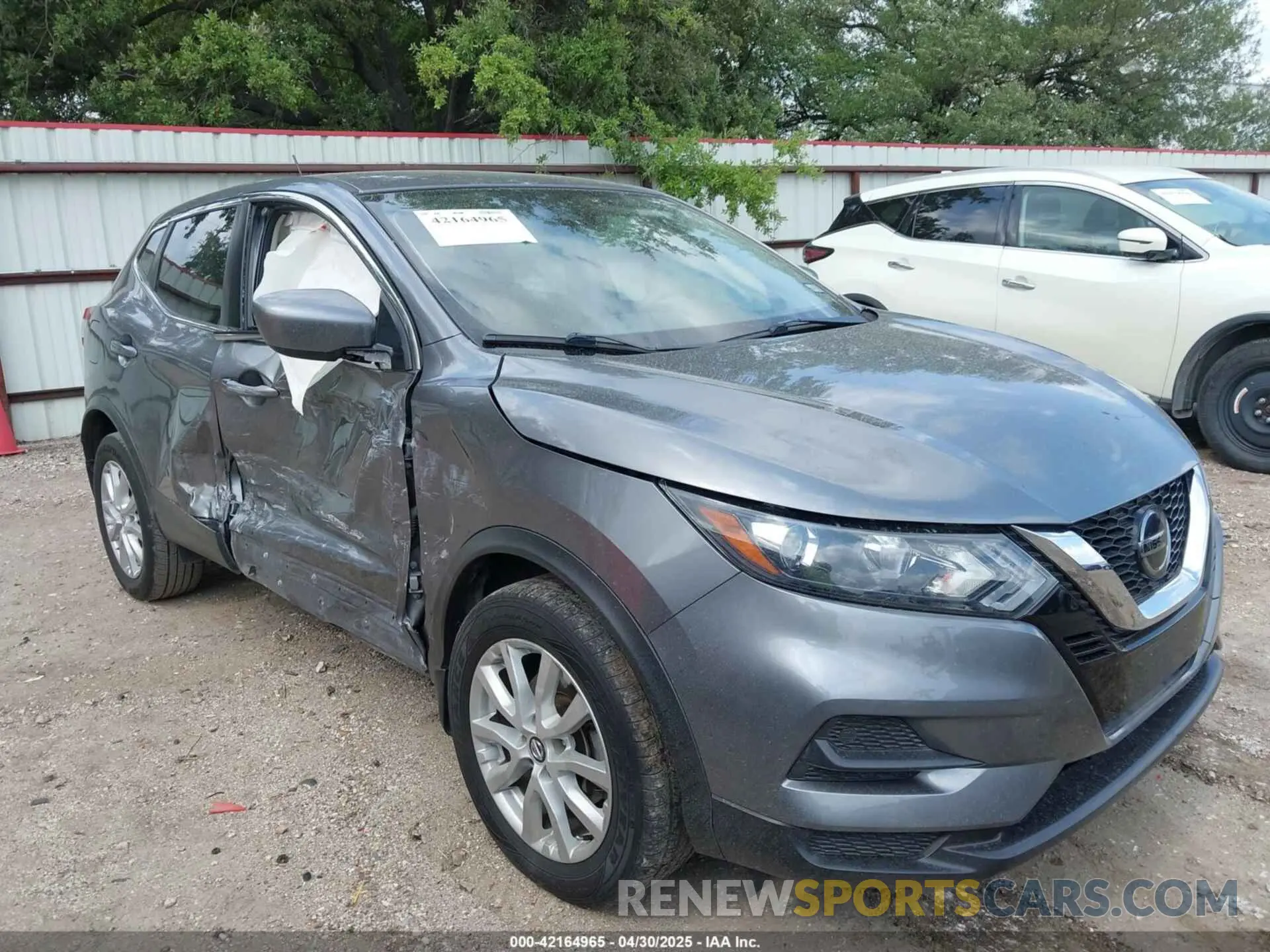 1 Photograph of a damaged car JN1BJ1CVXLW552600 NISSAN ROGUE SPORT 2020