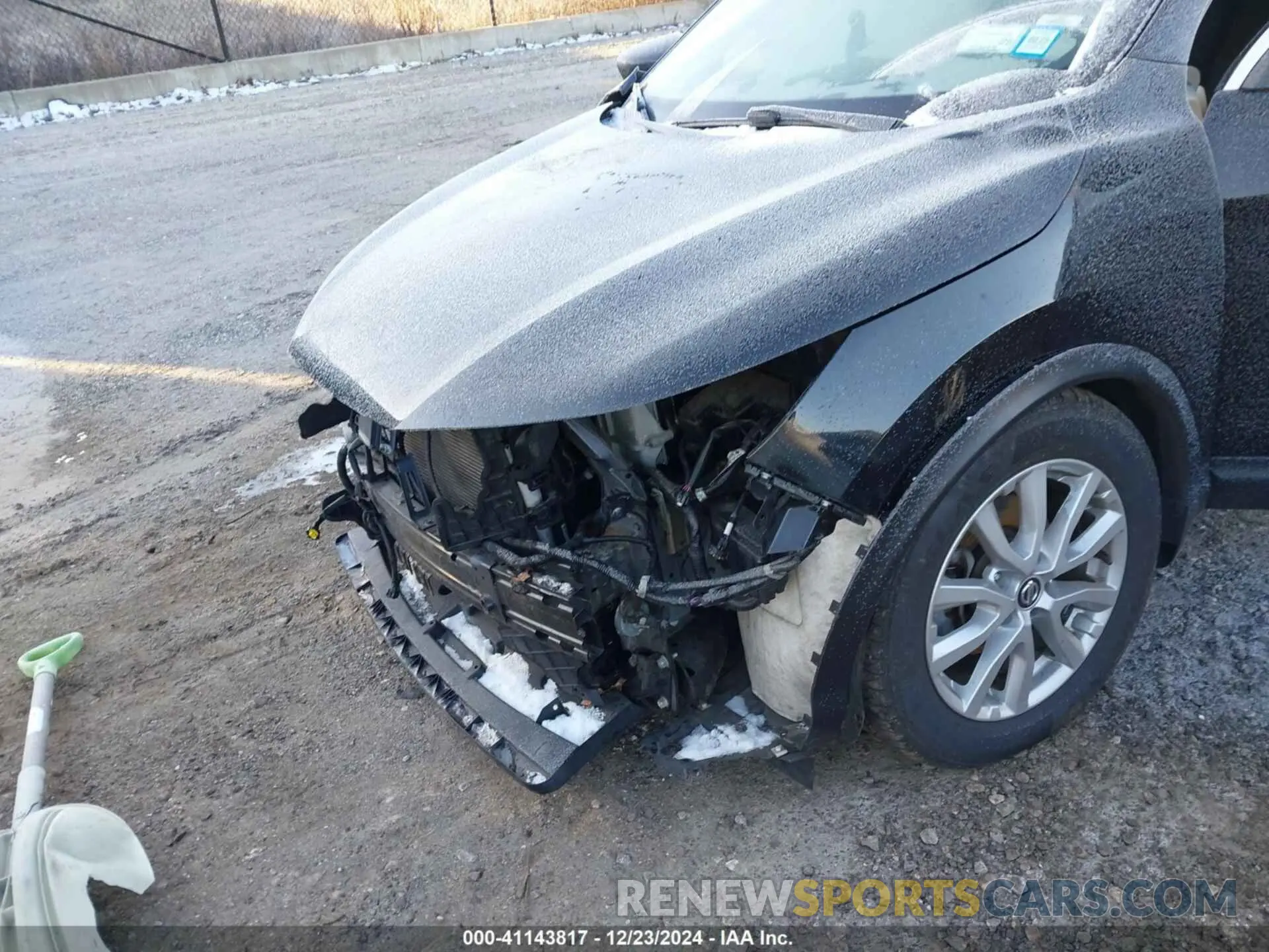 17 Photograph of a damaged car JN1BJ1CW0LW643108 NISSAN ROGUE SPORT 2020