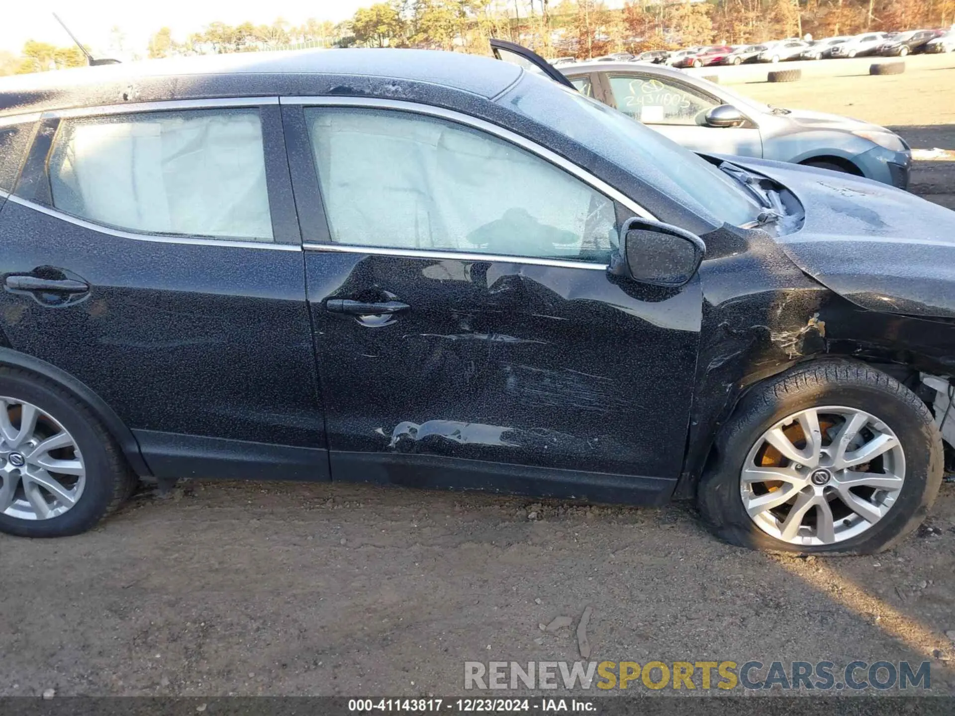 18 Photograph of a damaged car JN1BJ1CW0LW643108 NISSAN ROGUE SPORT 2020