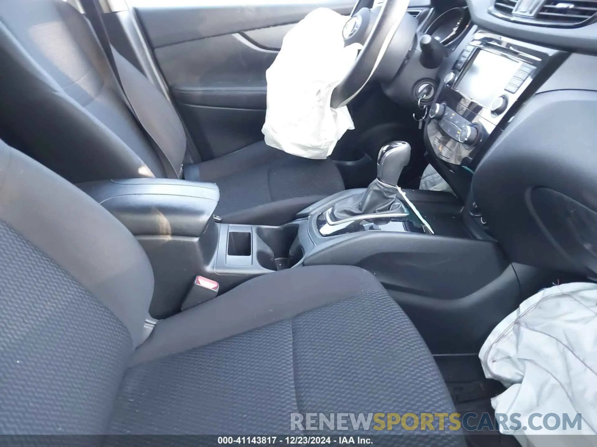 5 Photograph of a damaged car JN1BJ1CW0LW643108 NISSAN ROGUE SPORT 2020