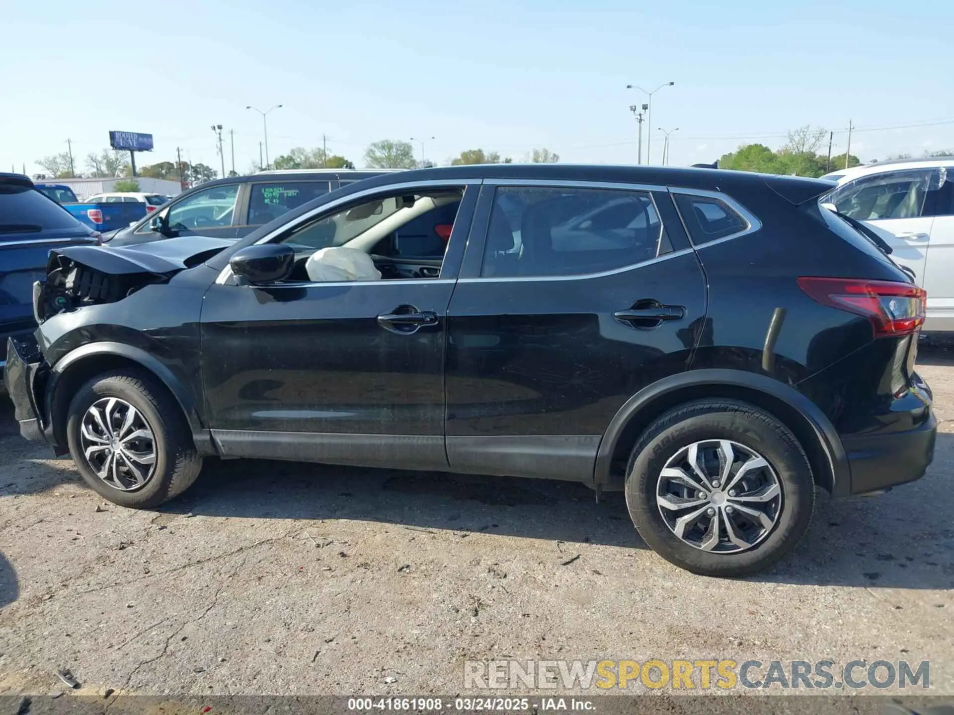 13 Photograph of a damaged car JN1BJ1CW1LW362015 NISSAN ROGUE SPORT 2020