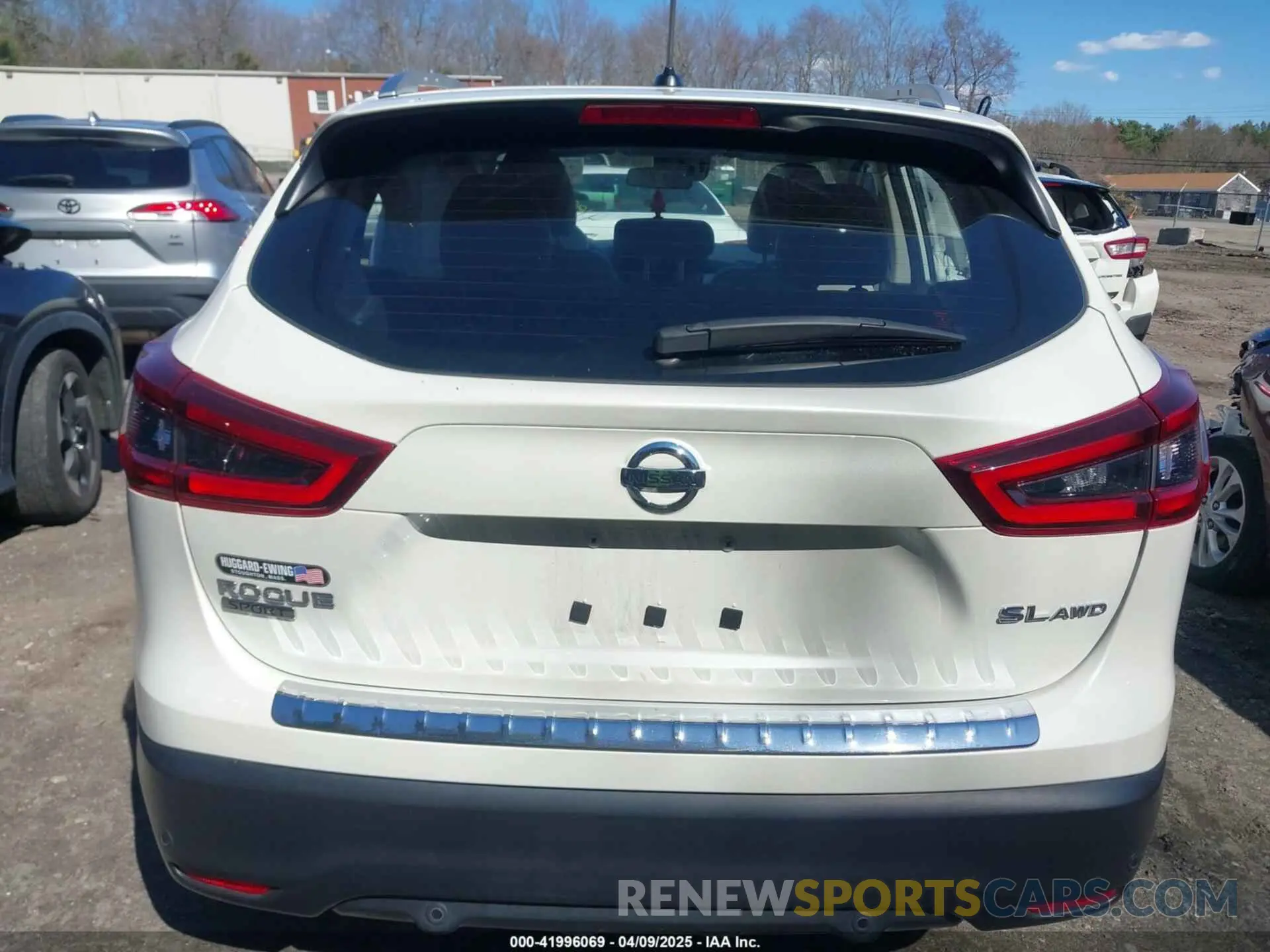 16 Photograph of a damaged car JN1BJ1CW2LW365991 NISSAN ROGUE SPORT 2020